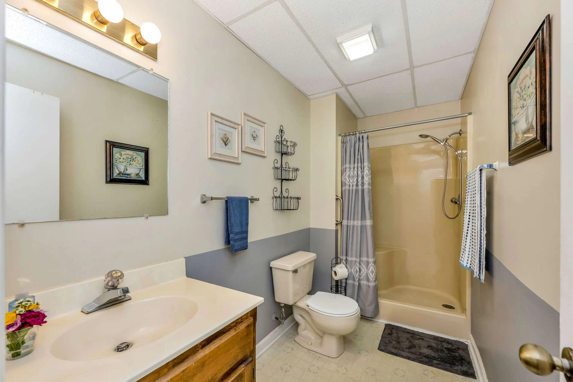 Image number 9 for the current listing