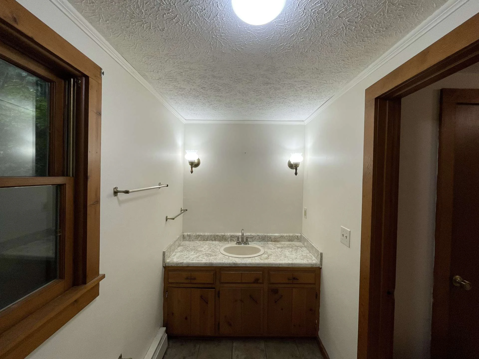 Image number 3 for the current listing