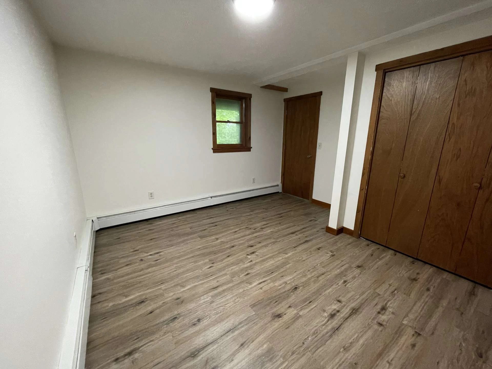 Image number 8 for the current listing