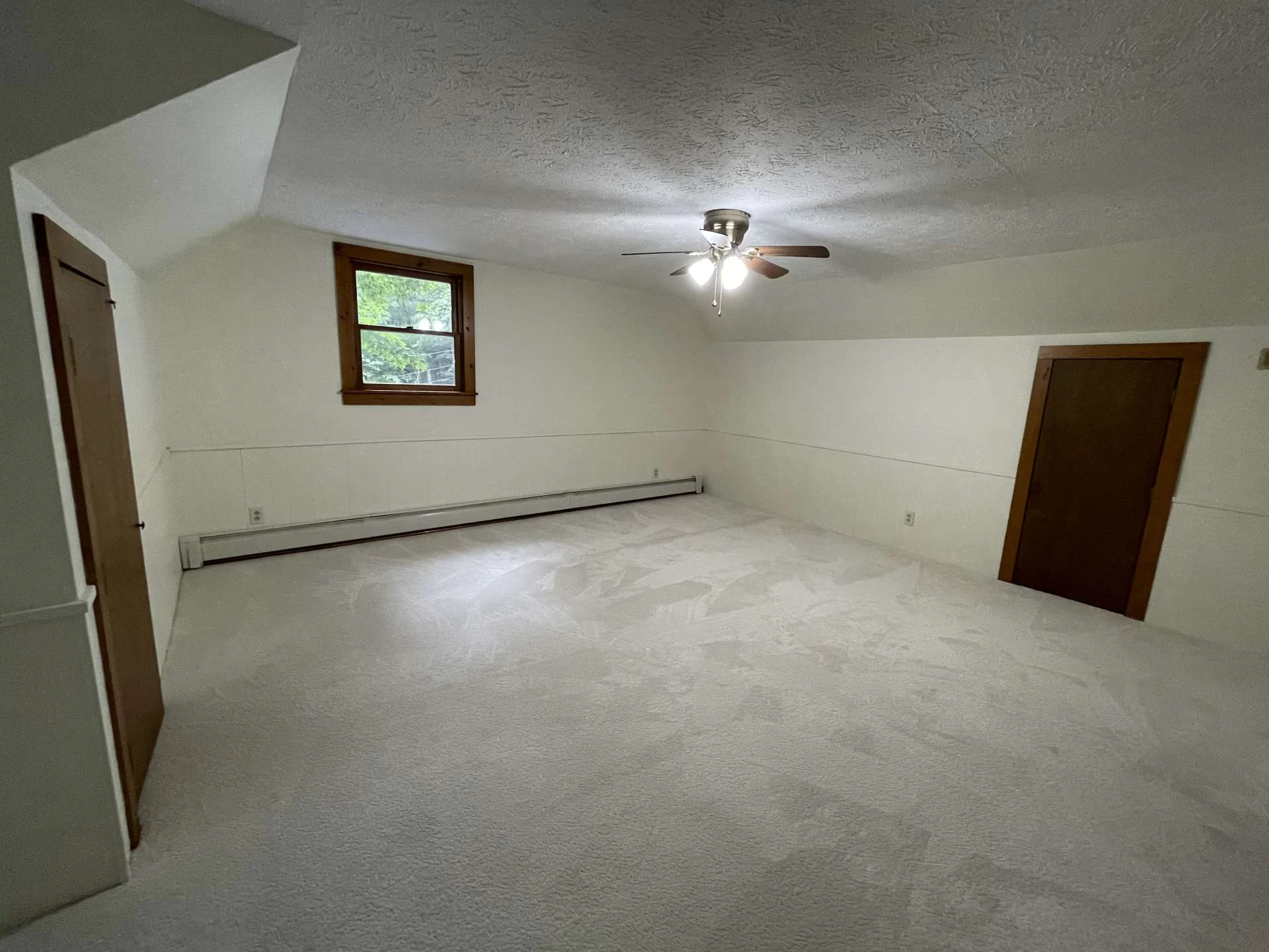 Image number 18 for the current listing