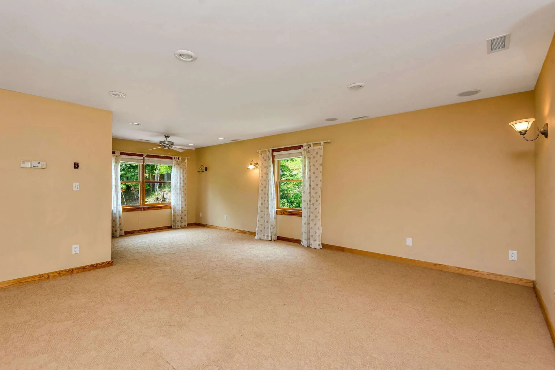 Image number 6 for the current listing