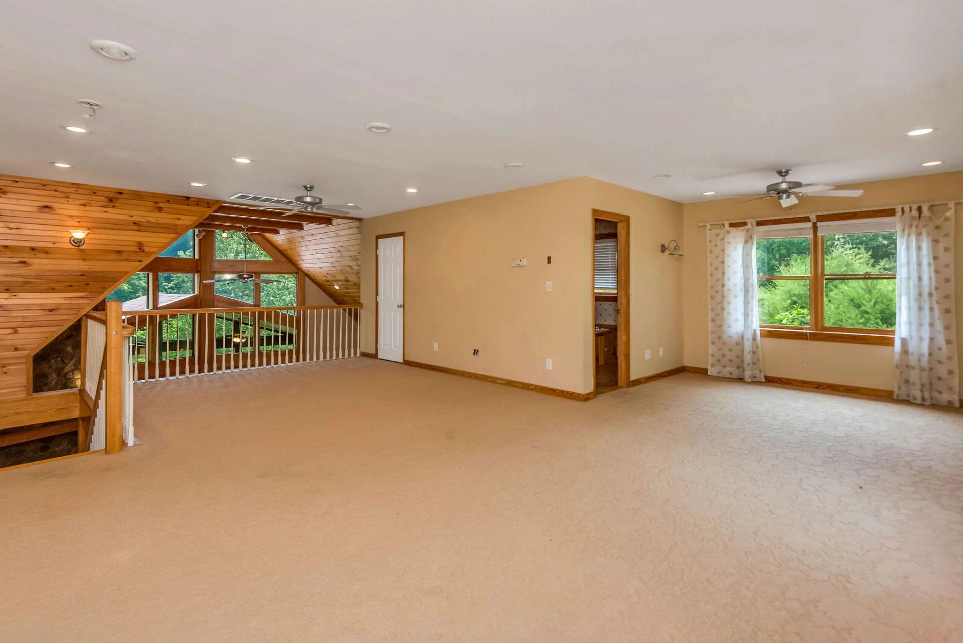 Image number 7 for the current listing