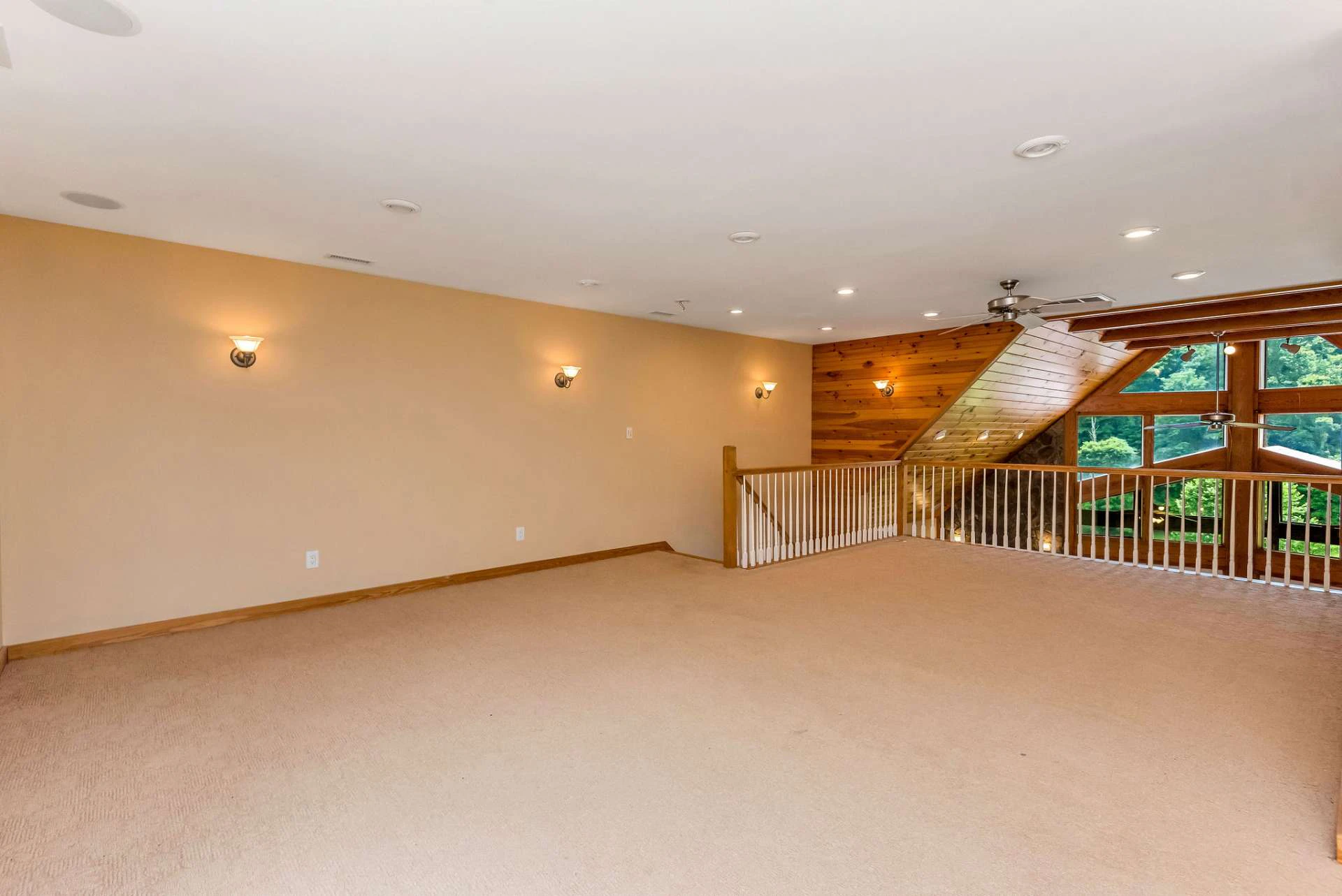 Image number 9 for the current listing