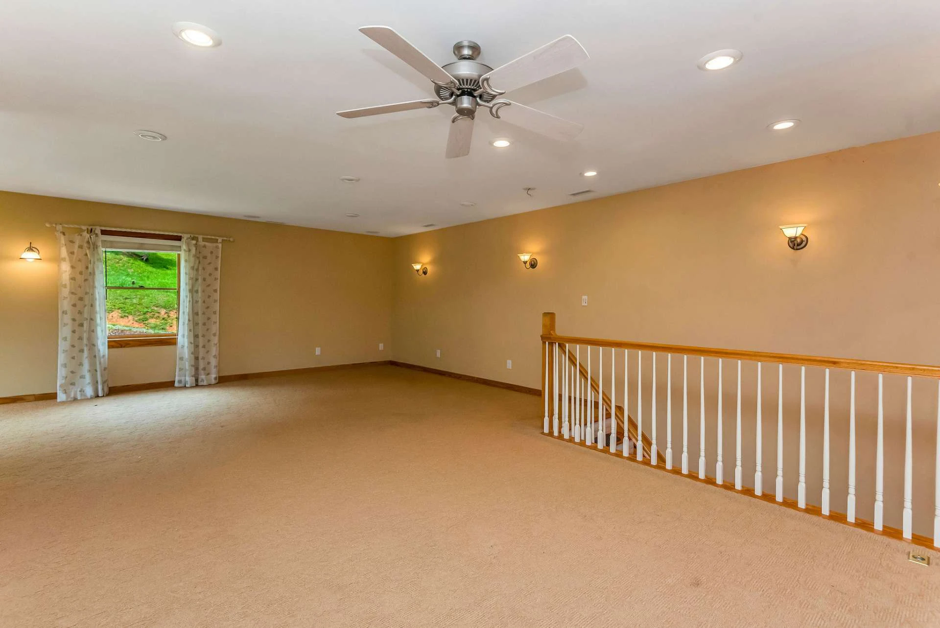 Image number 10 for the current listing