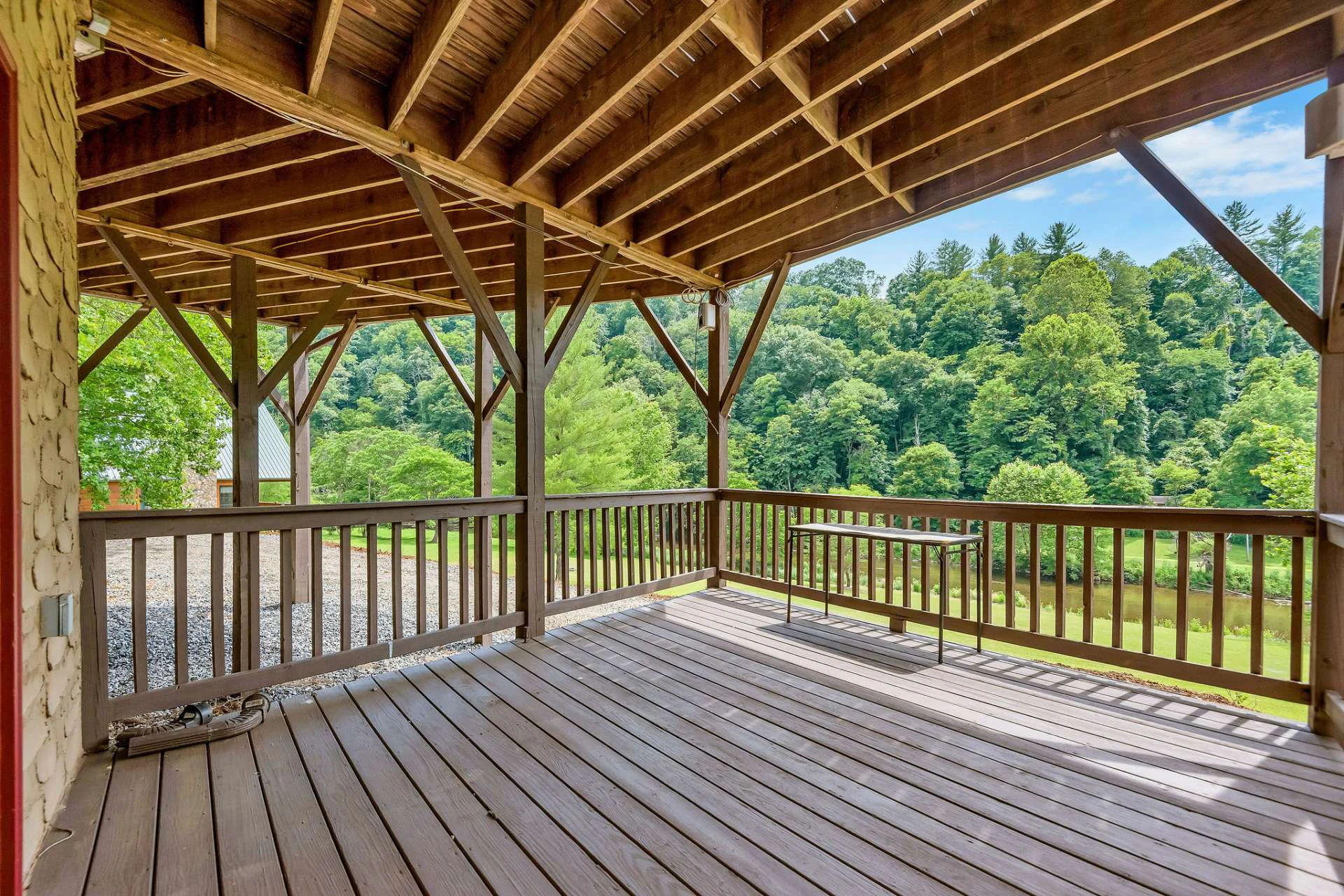 Image number 18 for the current listing