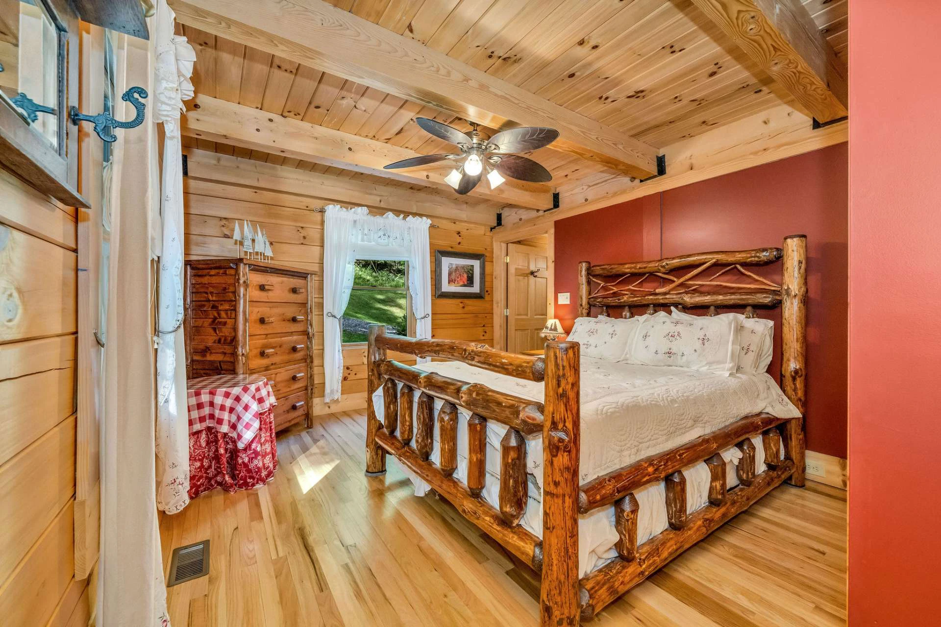 Image number 4 for the current listing
