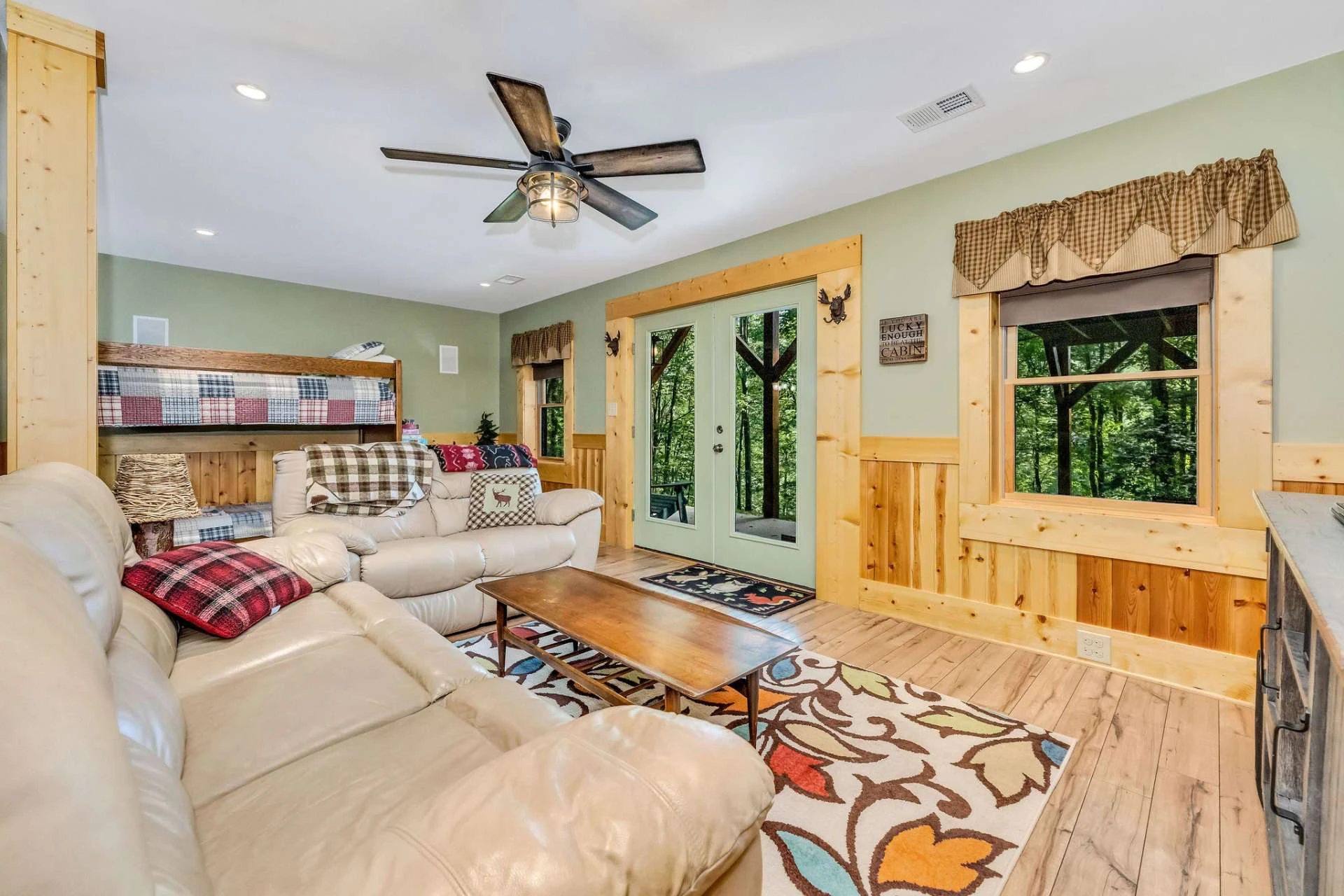 Image number 9 for the current listing