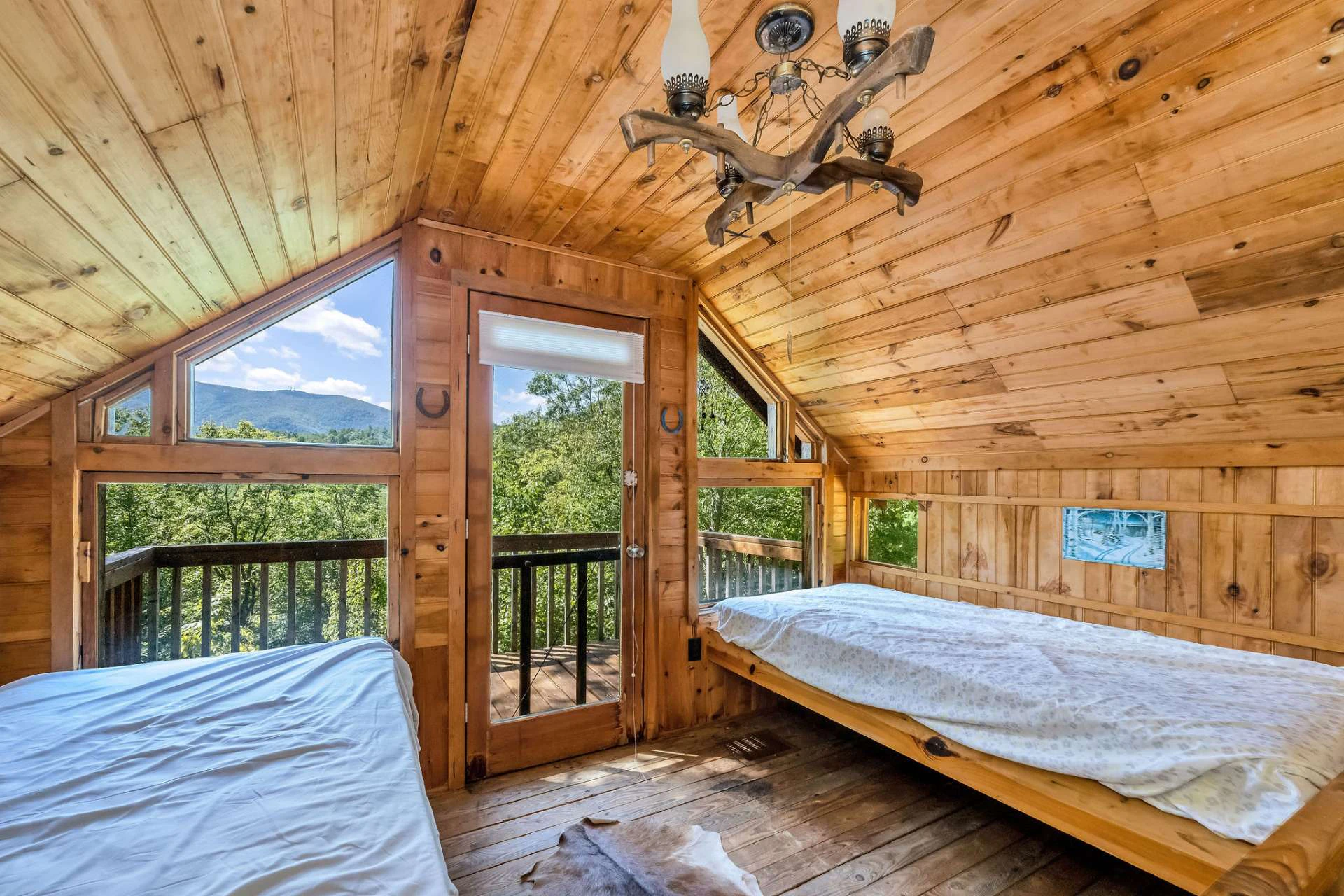 Image number 12 for the current listing