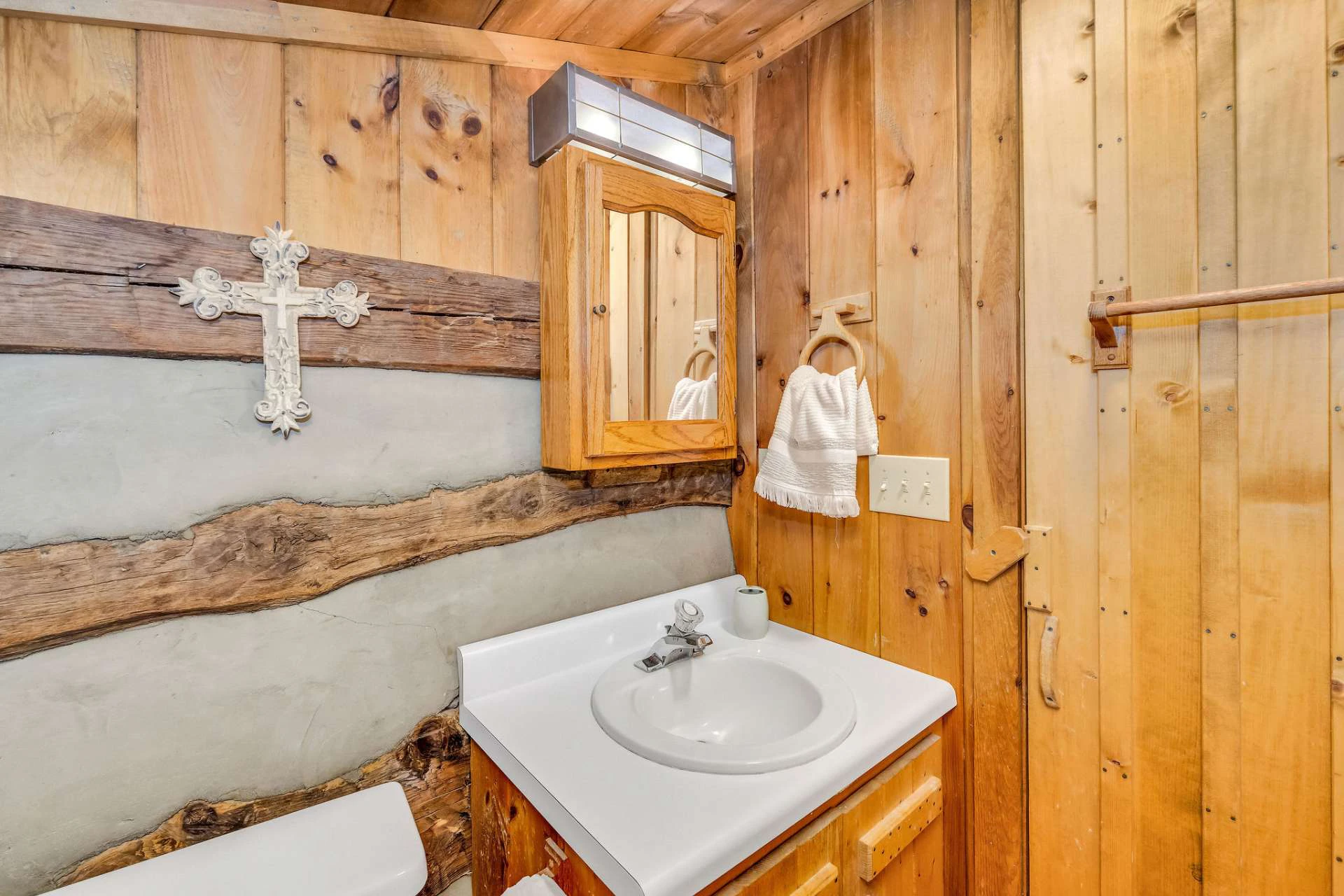 Image number 2 for the current listing