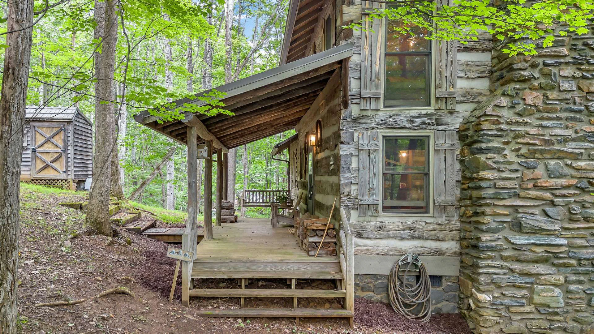 Image number 16 for the current listing