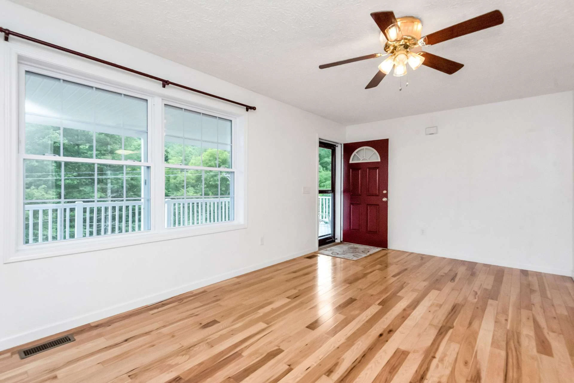 Image number 7 for the current listing