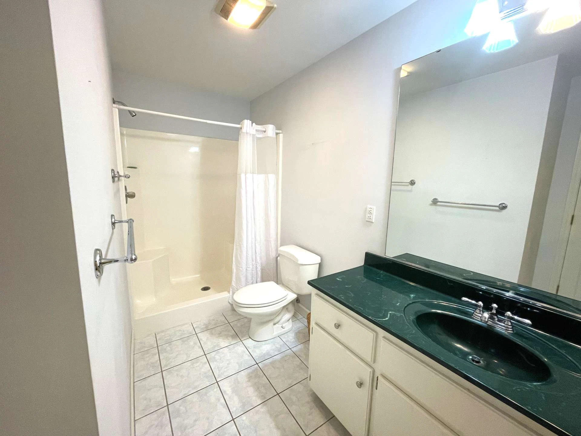Image number 11 for the current listing
