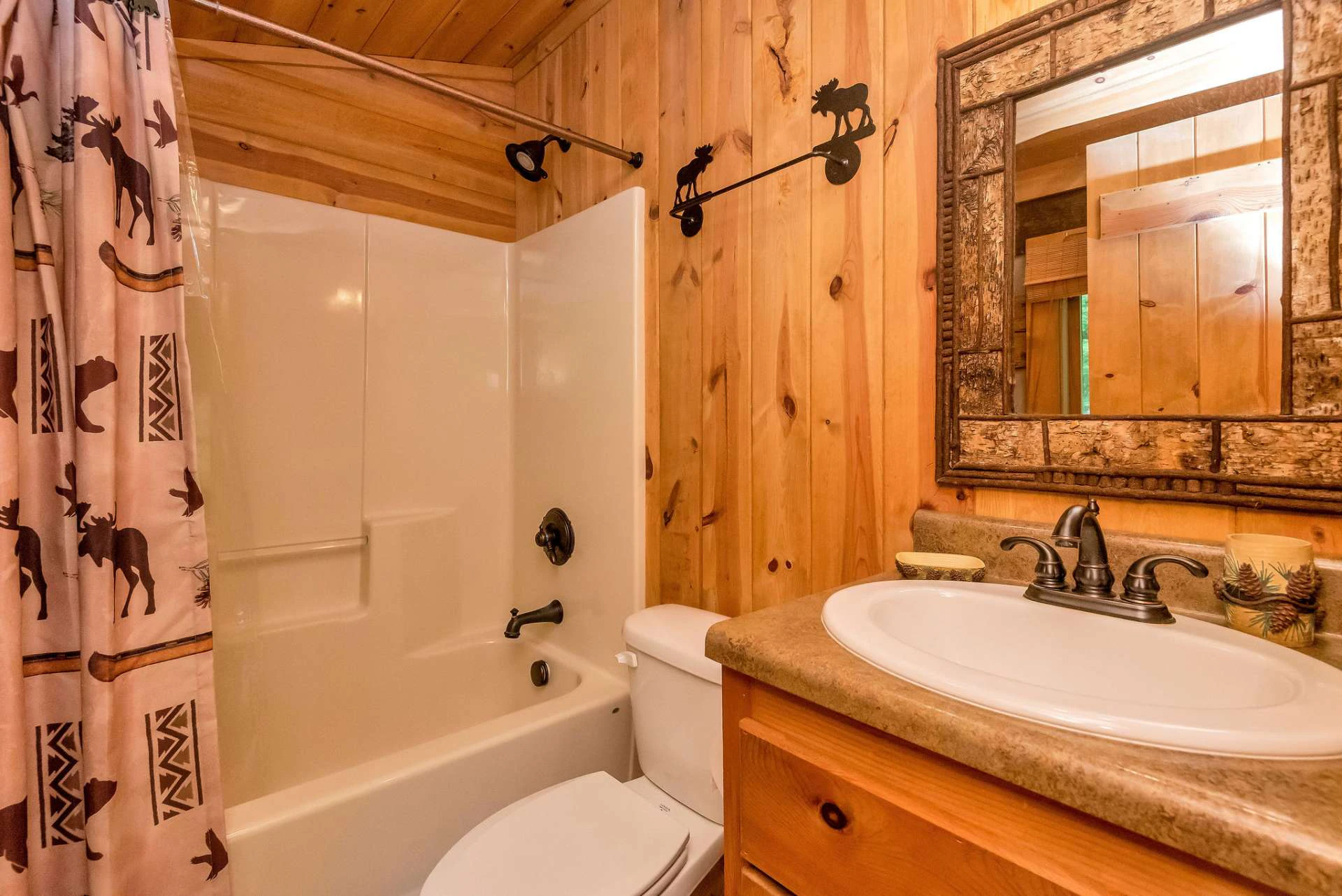 Image number 2 for the current listing