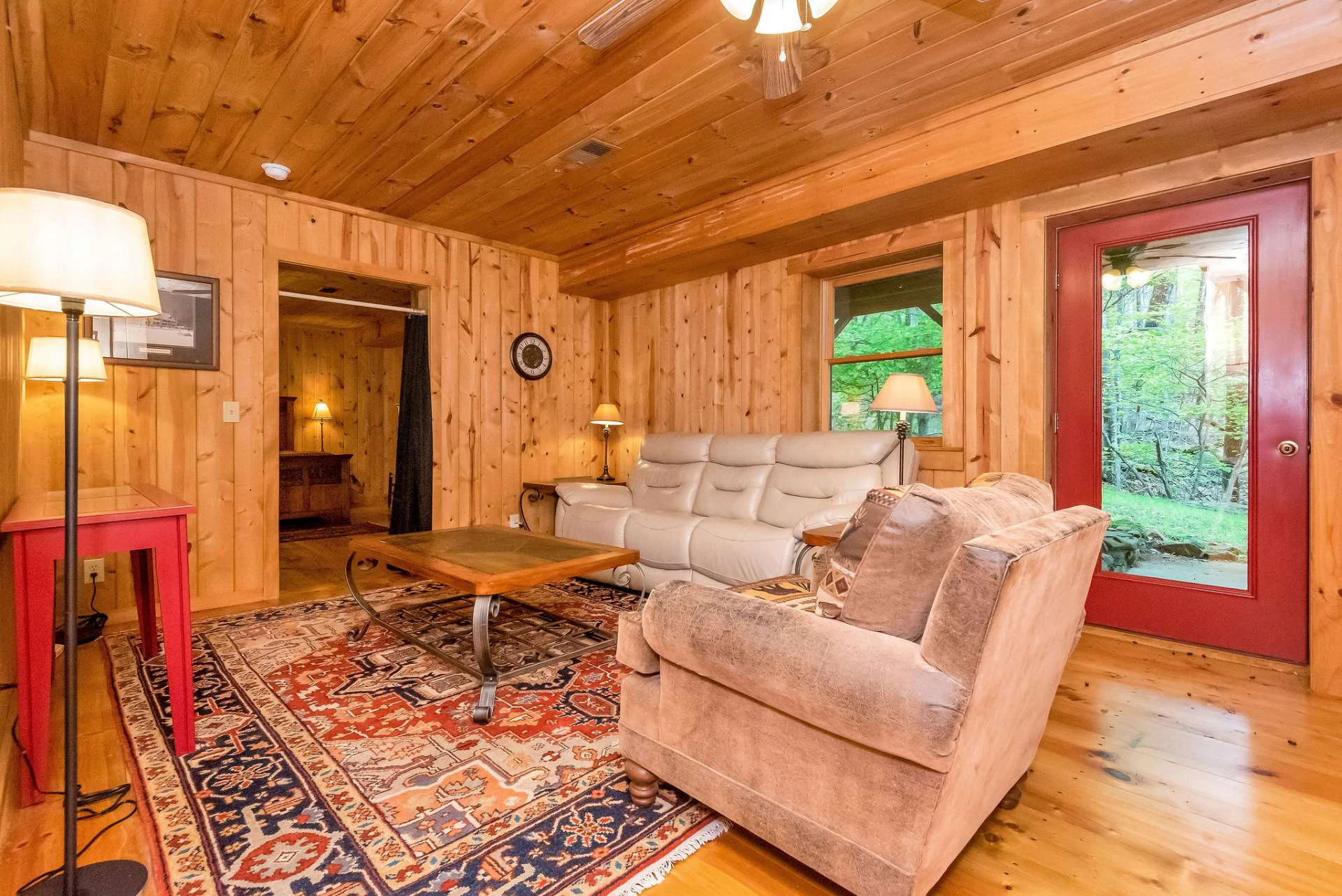 Image number 15 for the current listing