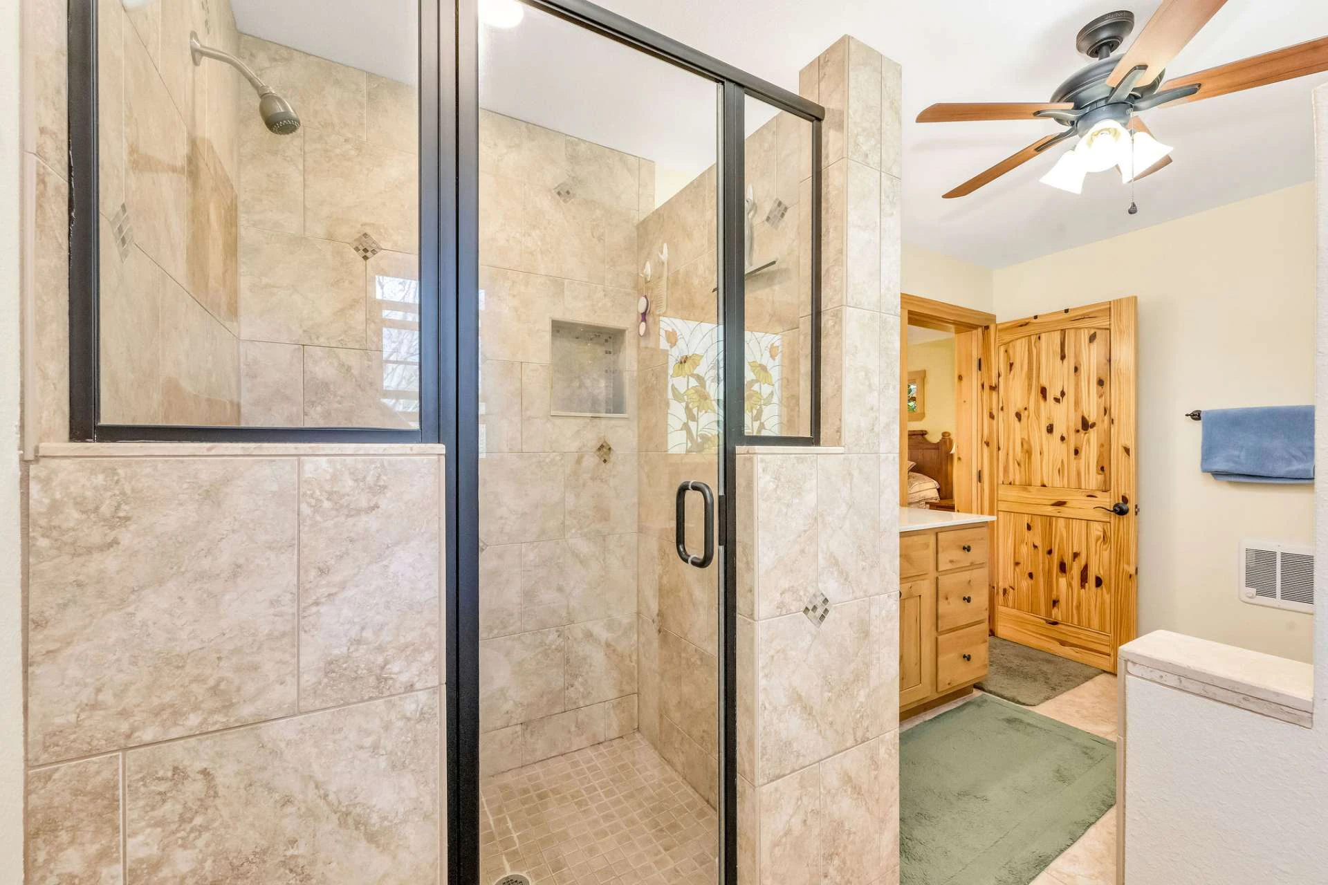 Image number 3 for the current listing