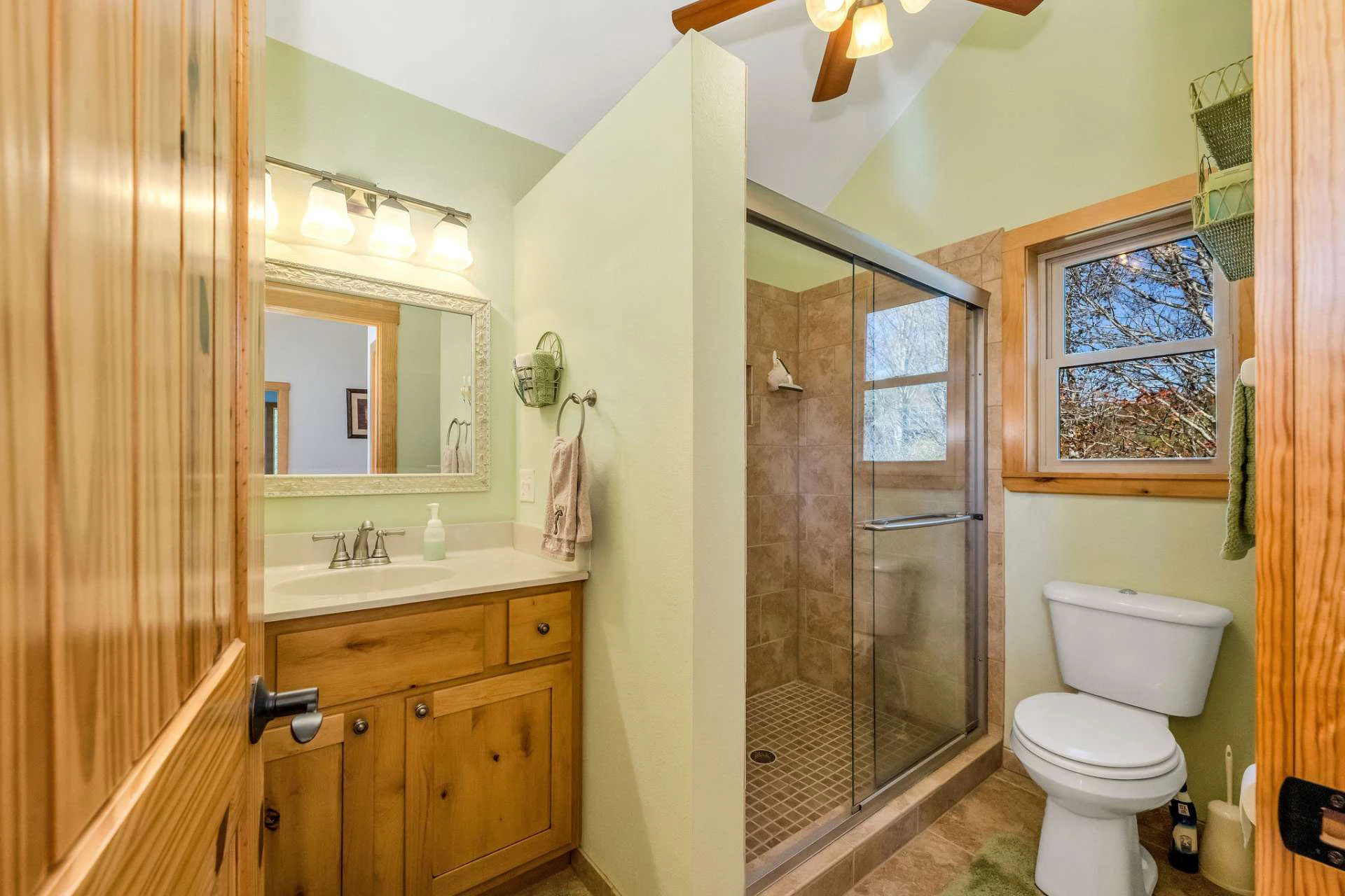 Image number 4 for the current listing