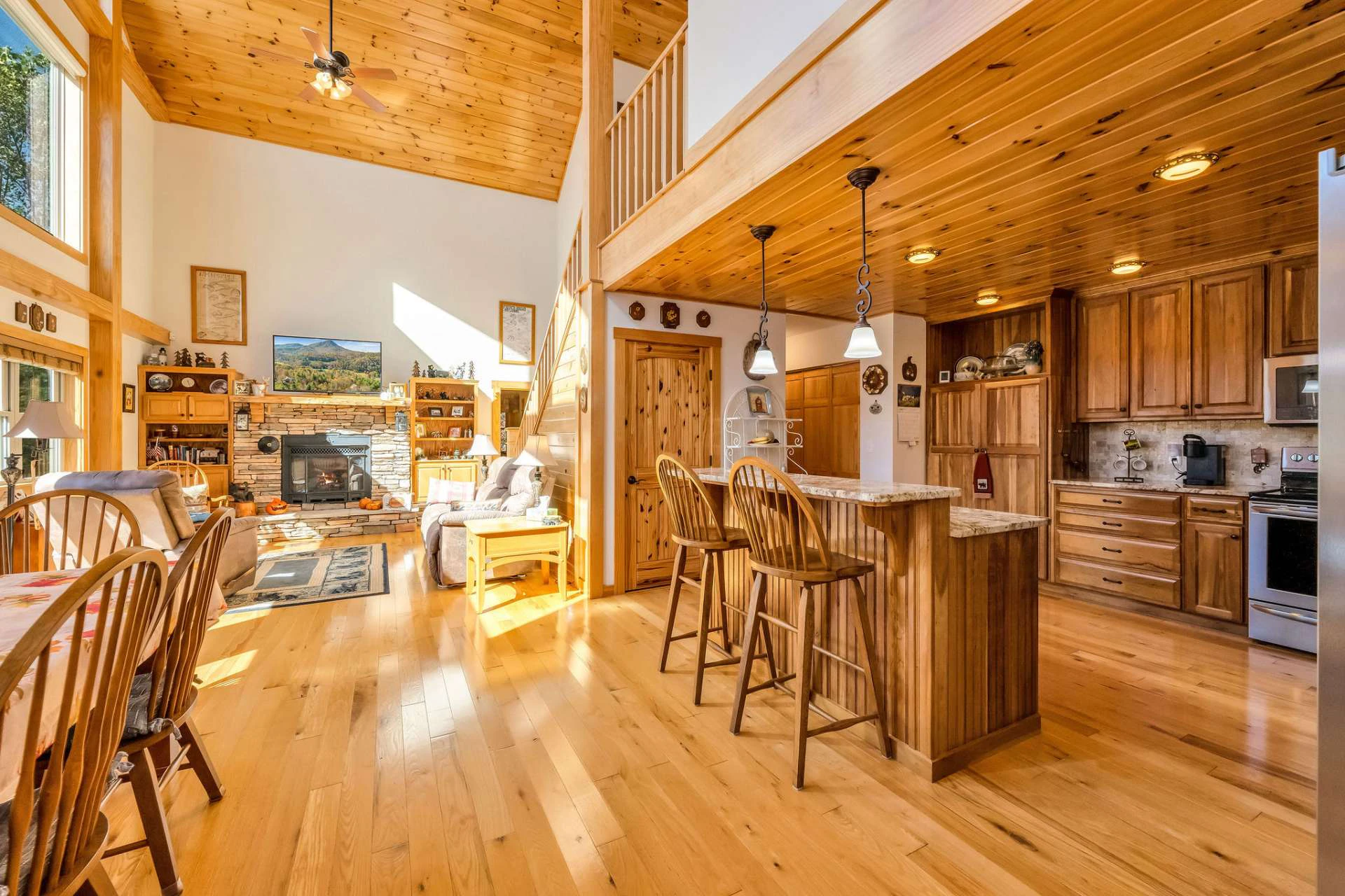 Image number 11 for the current listing