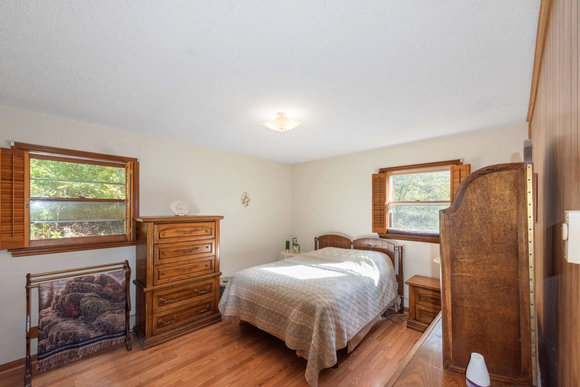 Image number 5 for the current listing