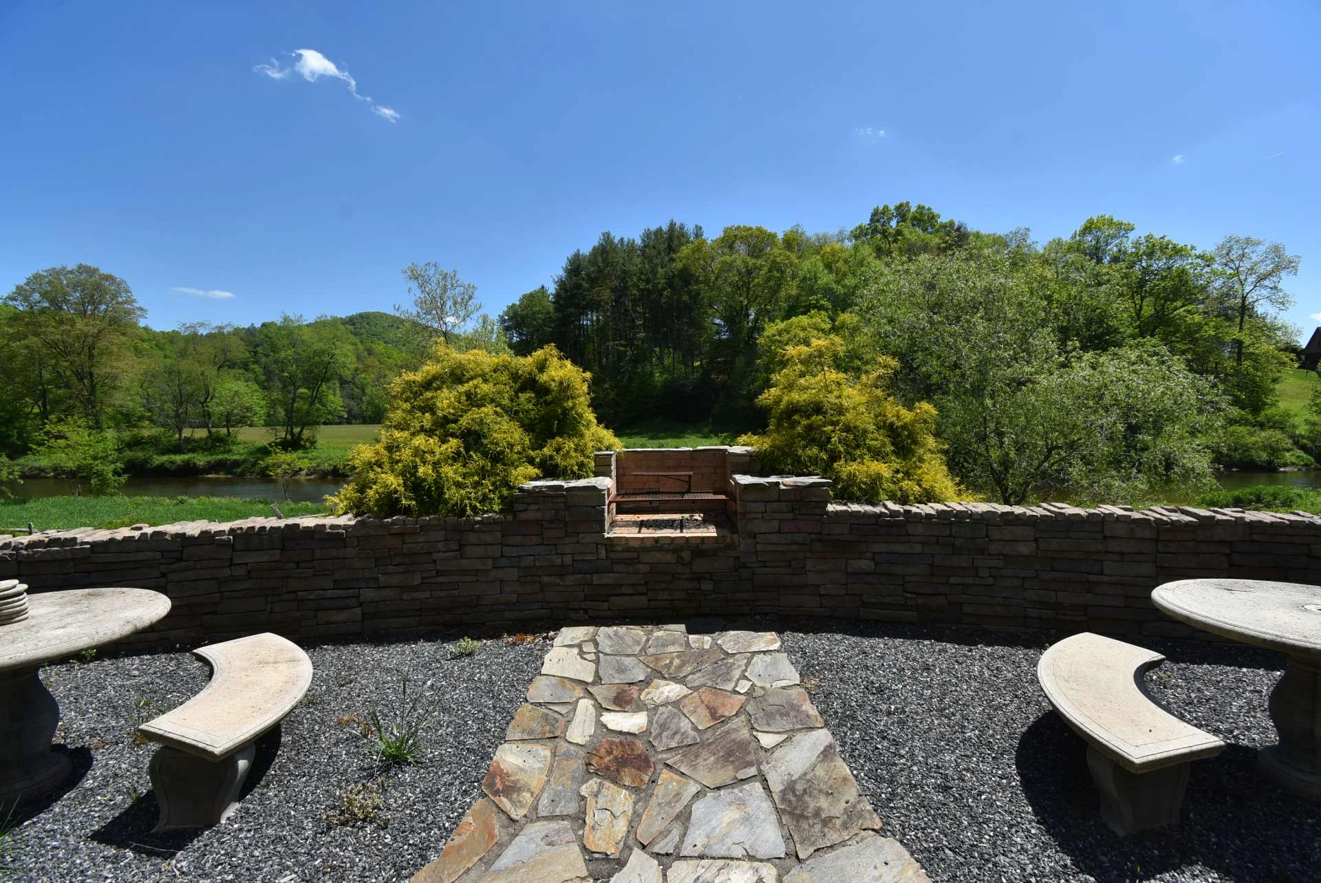 Image number 4 for the current listing