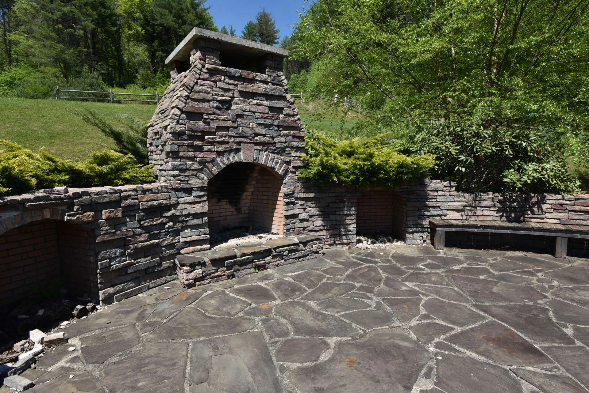 Image number 3 for the current listing