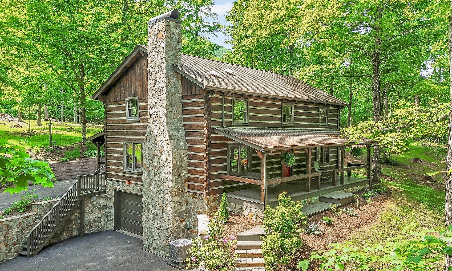Image number 1 for the current listing