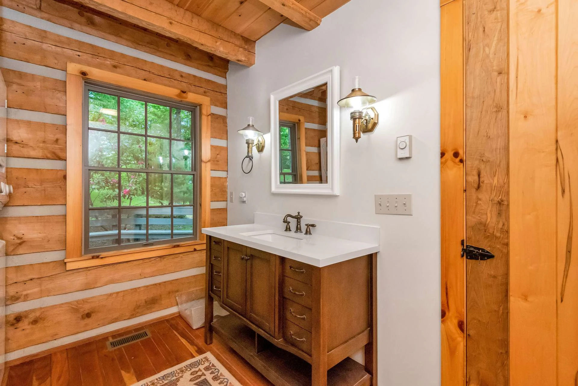 Image number 6 for the current listing