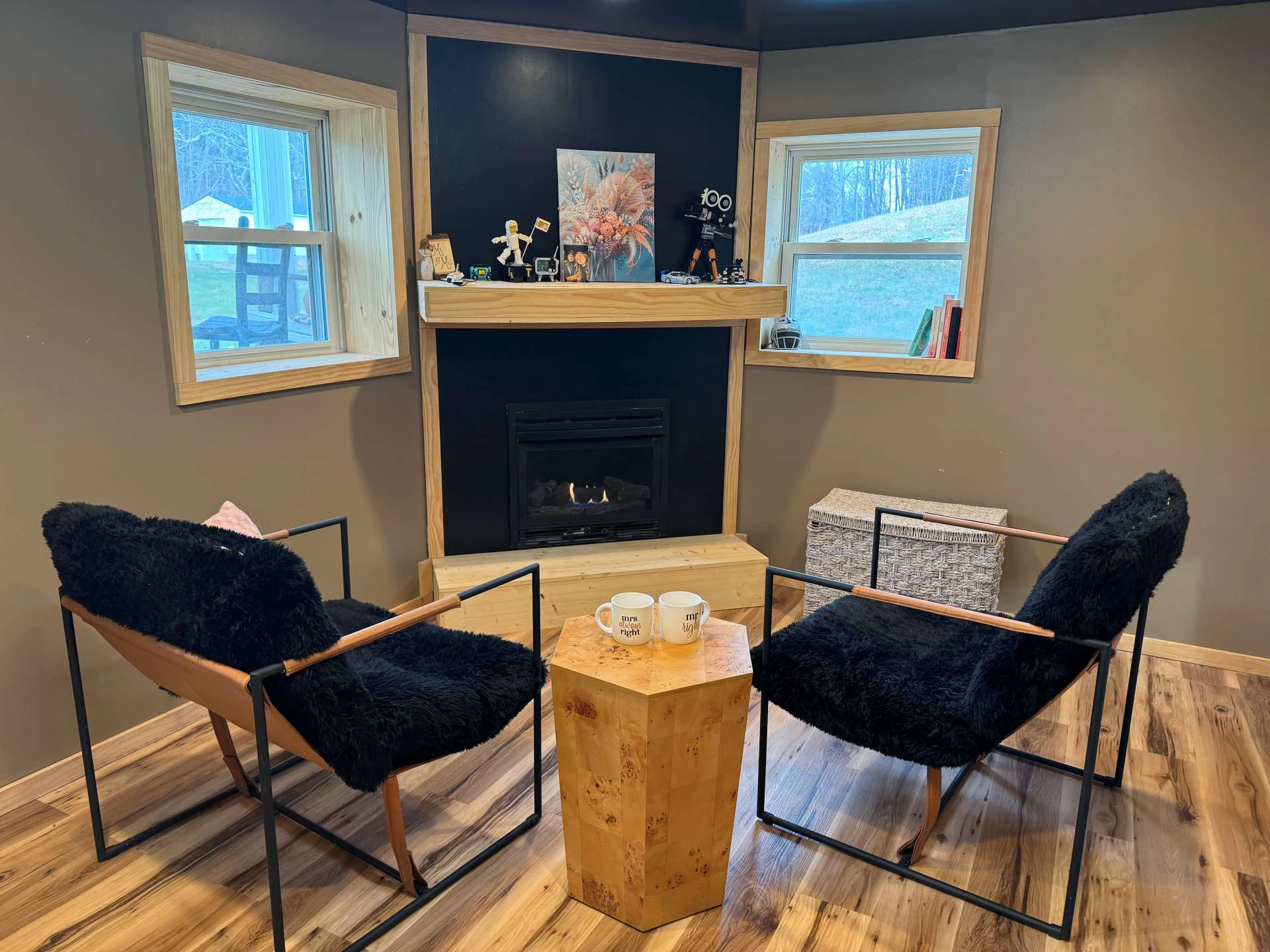 Image number 12 for the current listing