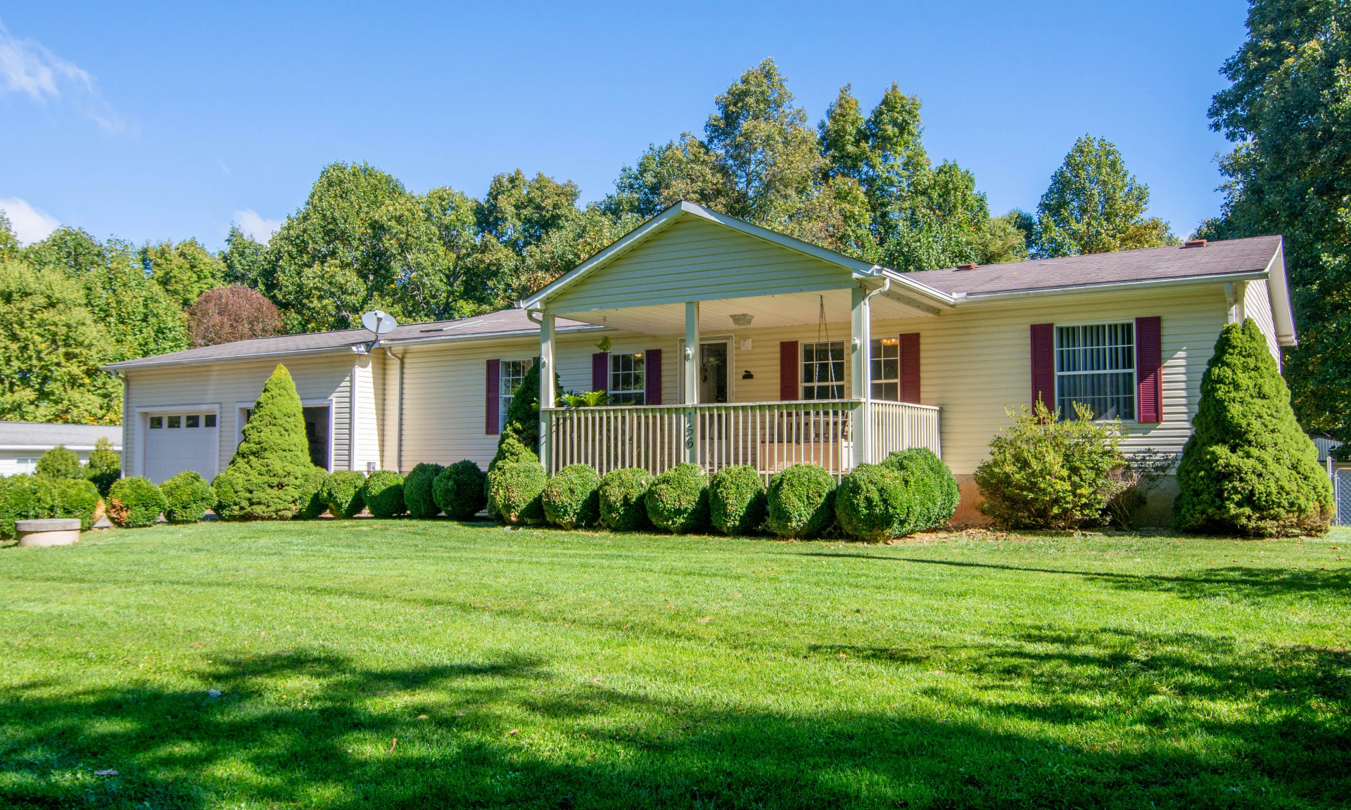 Image number 1 for the current listing