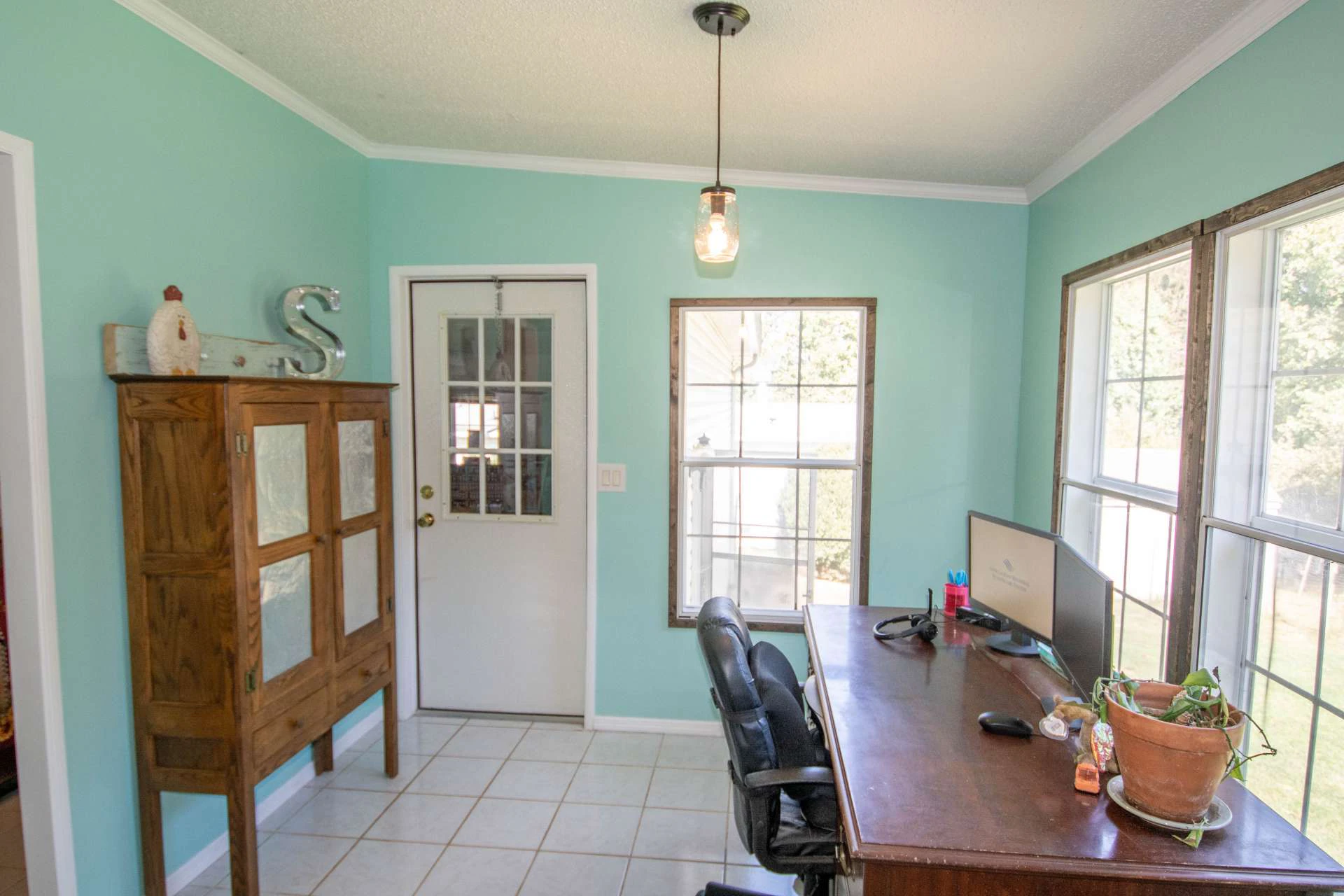 Image number 21 for the current listing
