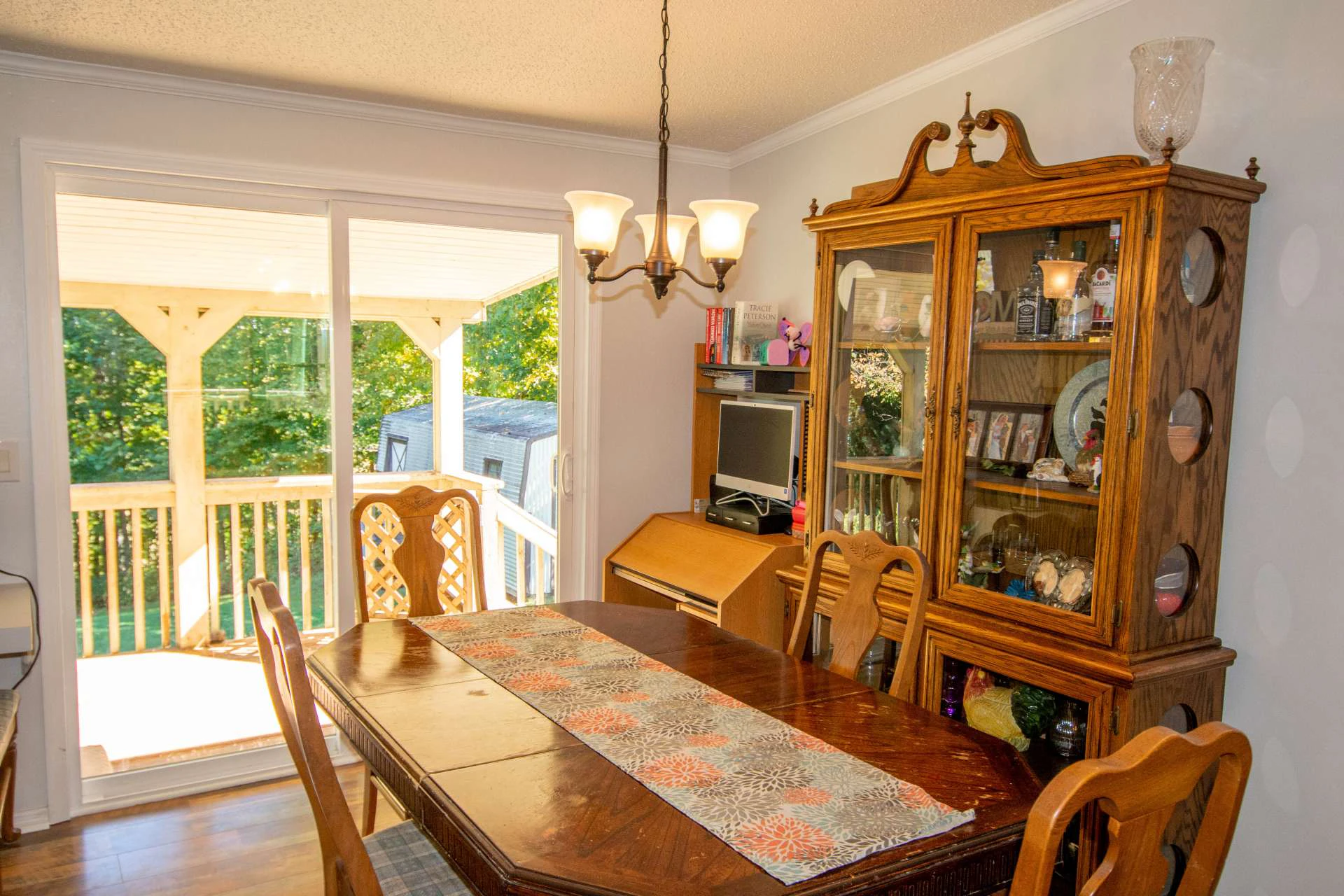 Image number 19 for the current listing