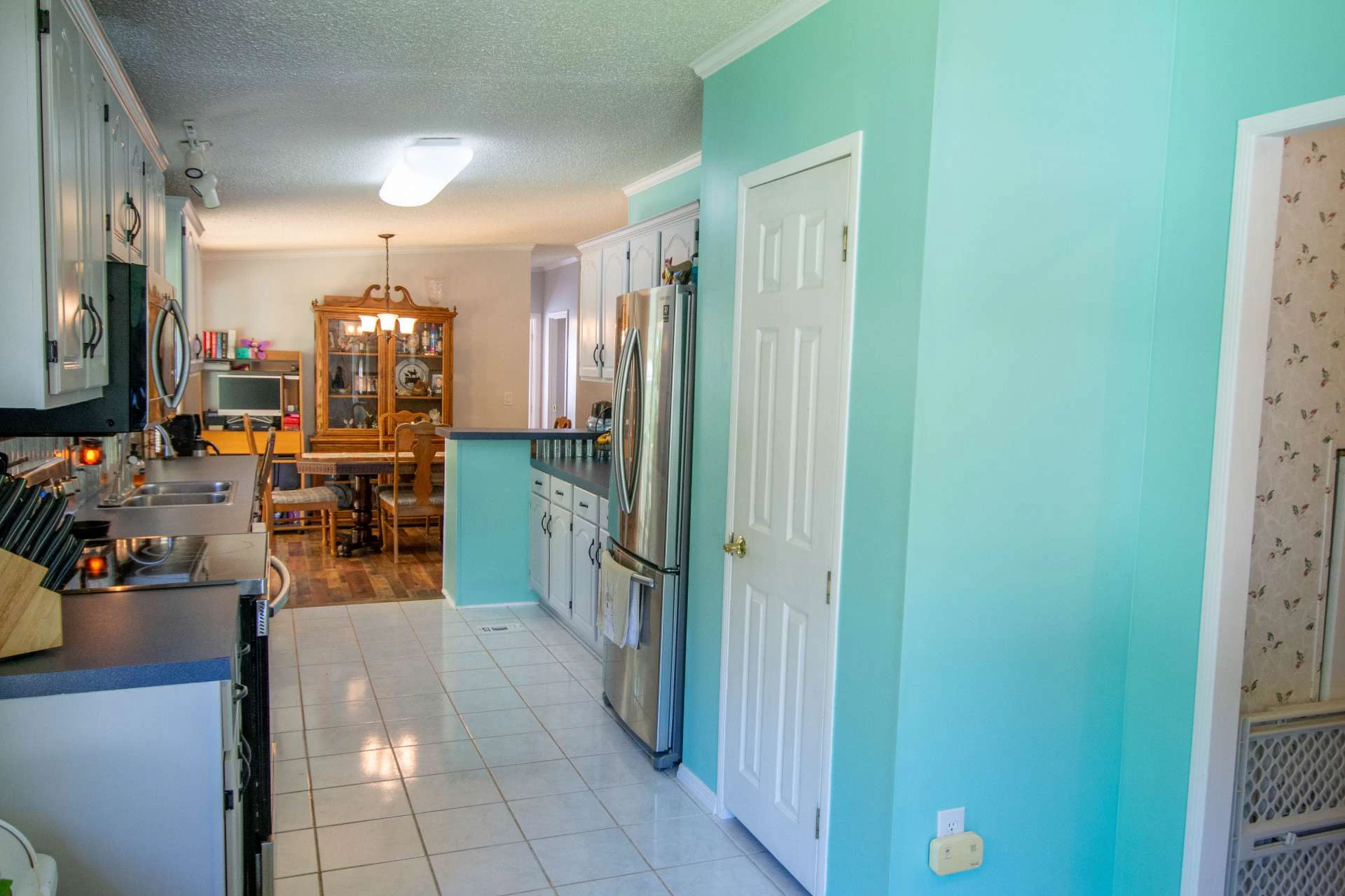 Image number 18 for the current listing