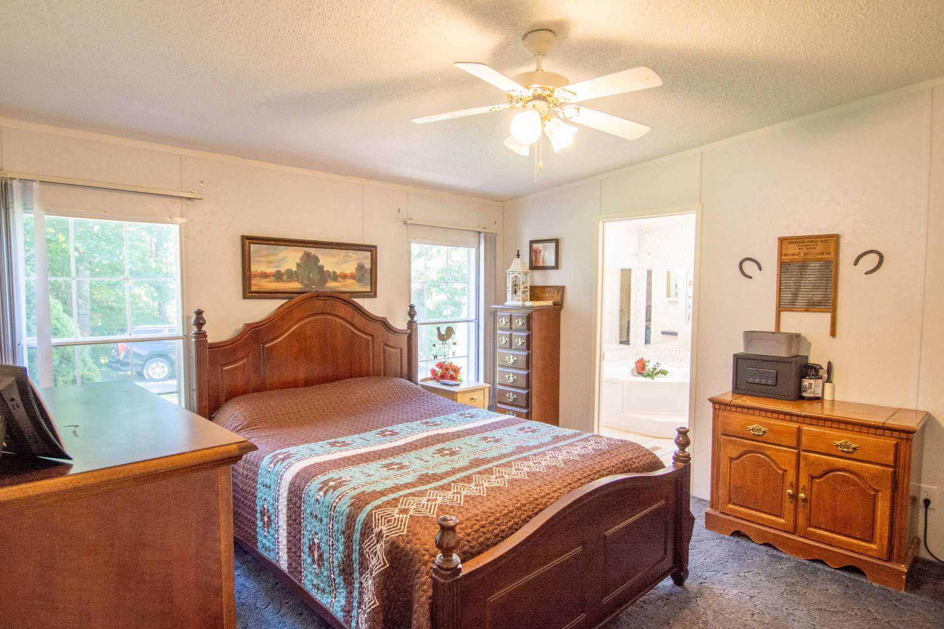 Image number 2 for the current listing