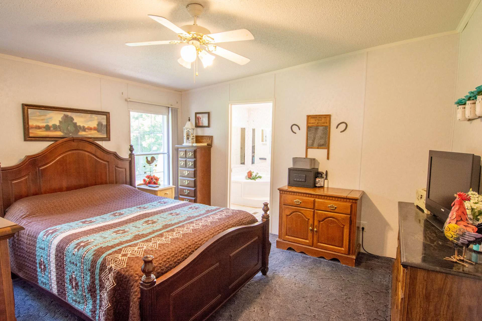 Image number 11 for the current listing
