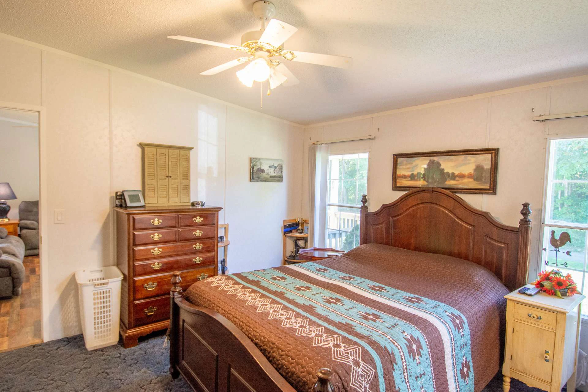 Image number 12 for the current listing