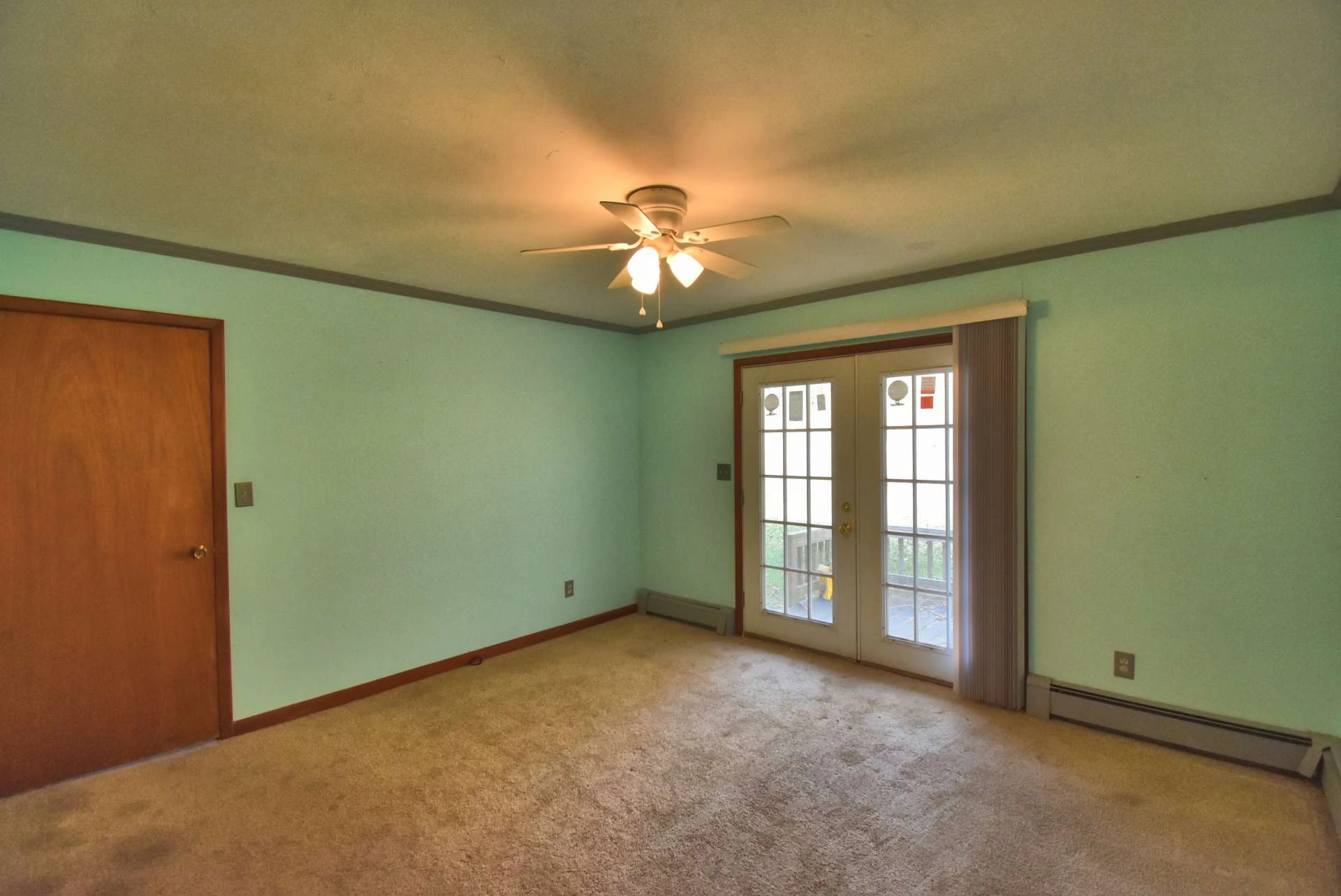 Image number 9 for the current listing