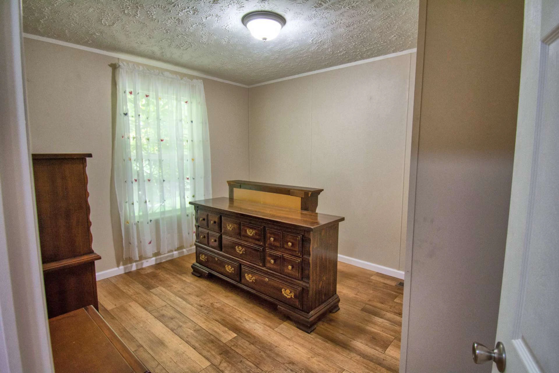 Image number 12 for the current listing