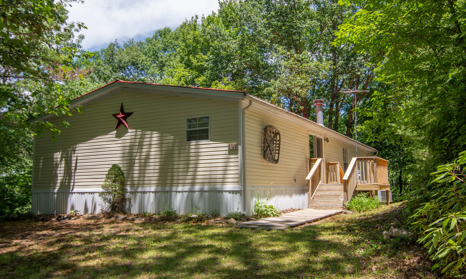 Image number 1 for the current listing