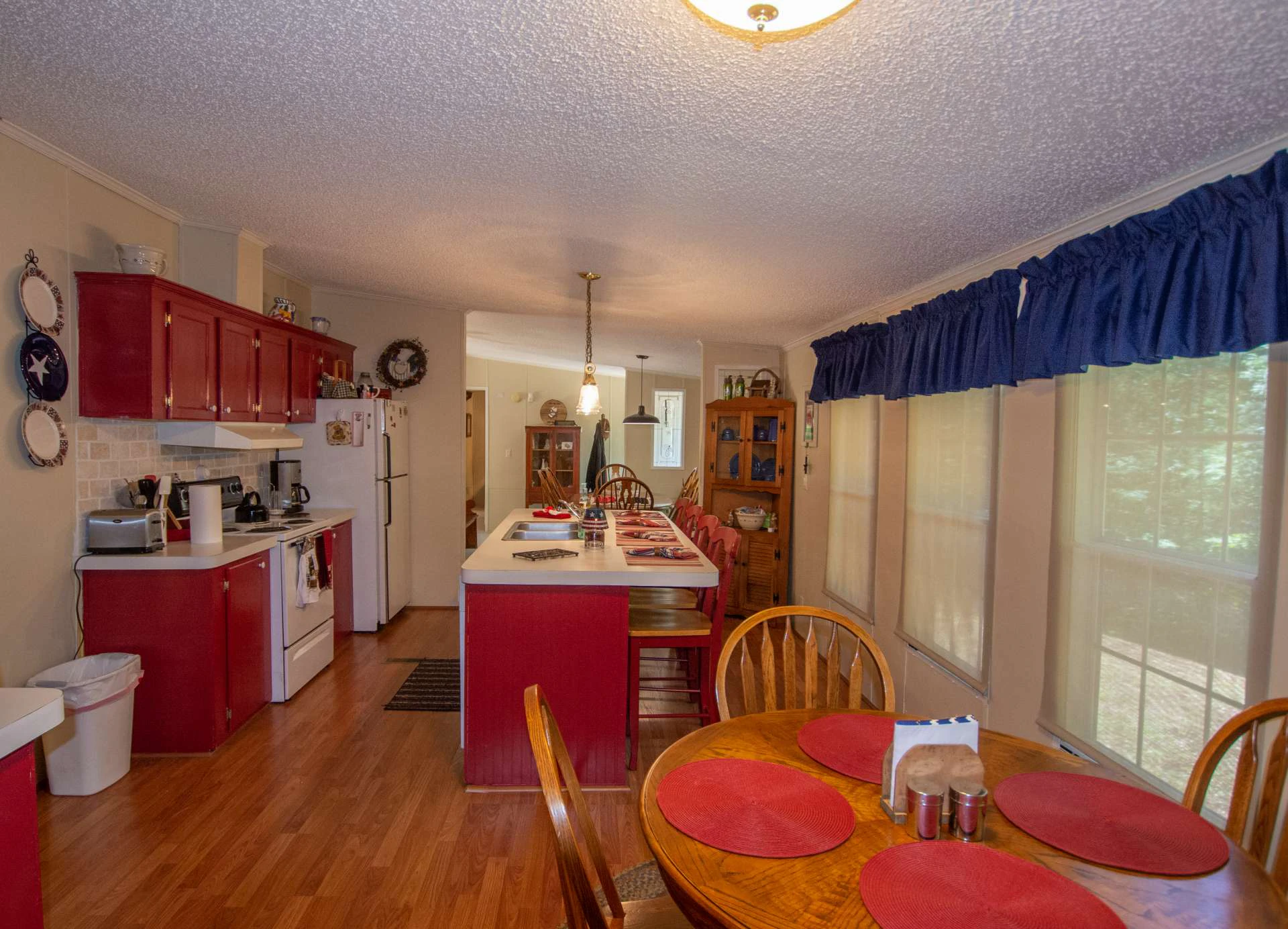 Image number 12 for the current listing