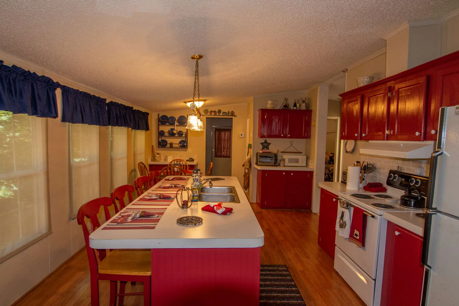 Image number 11 for the current listing