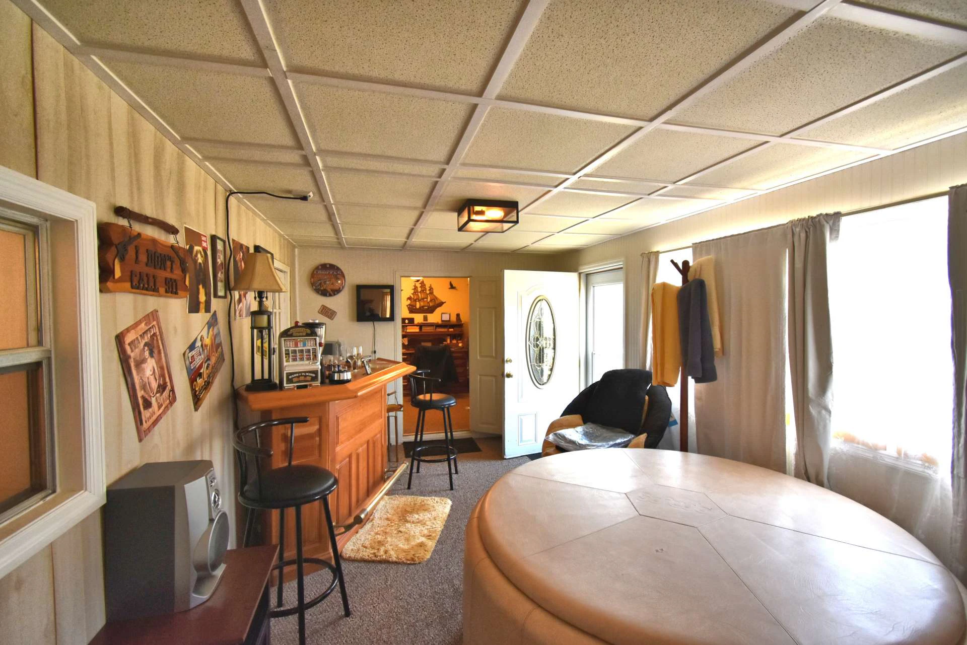 Image number 3 for the current listing