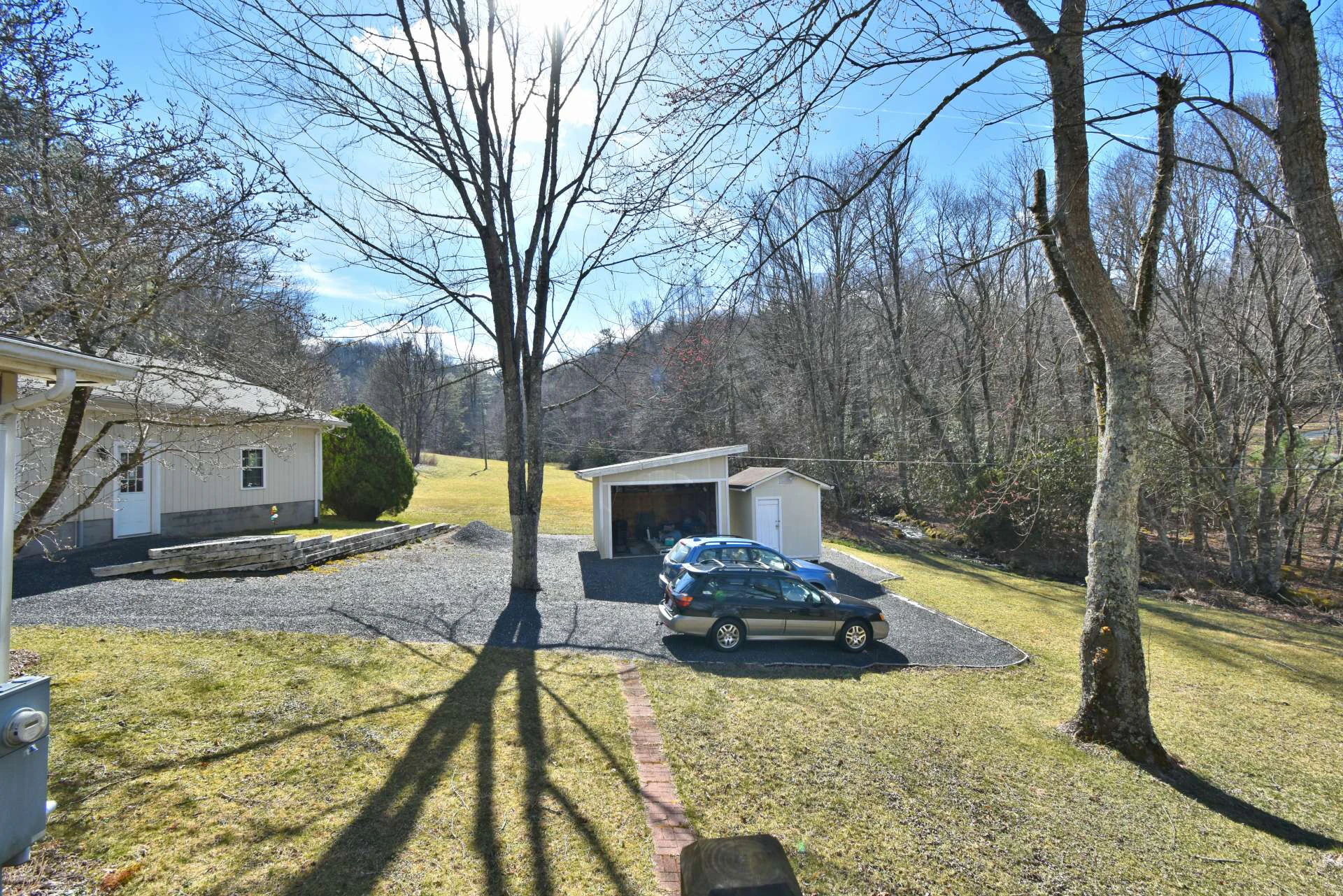 Image number 19 for the current listing