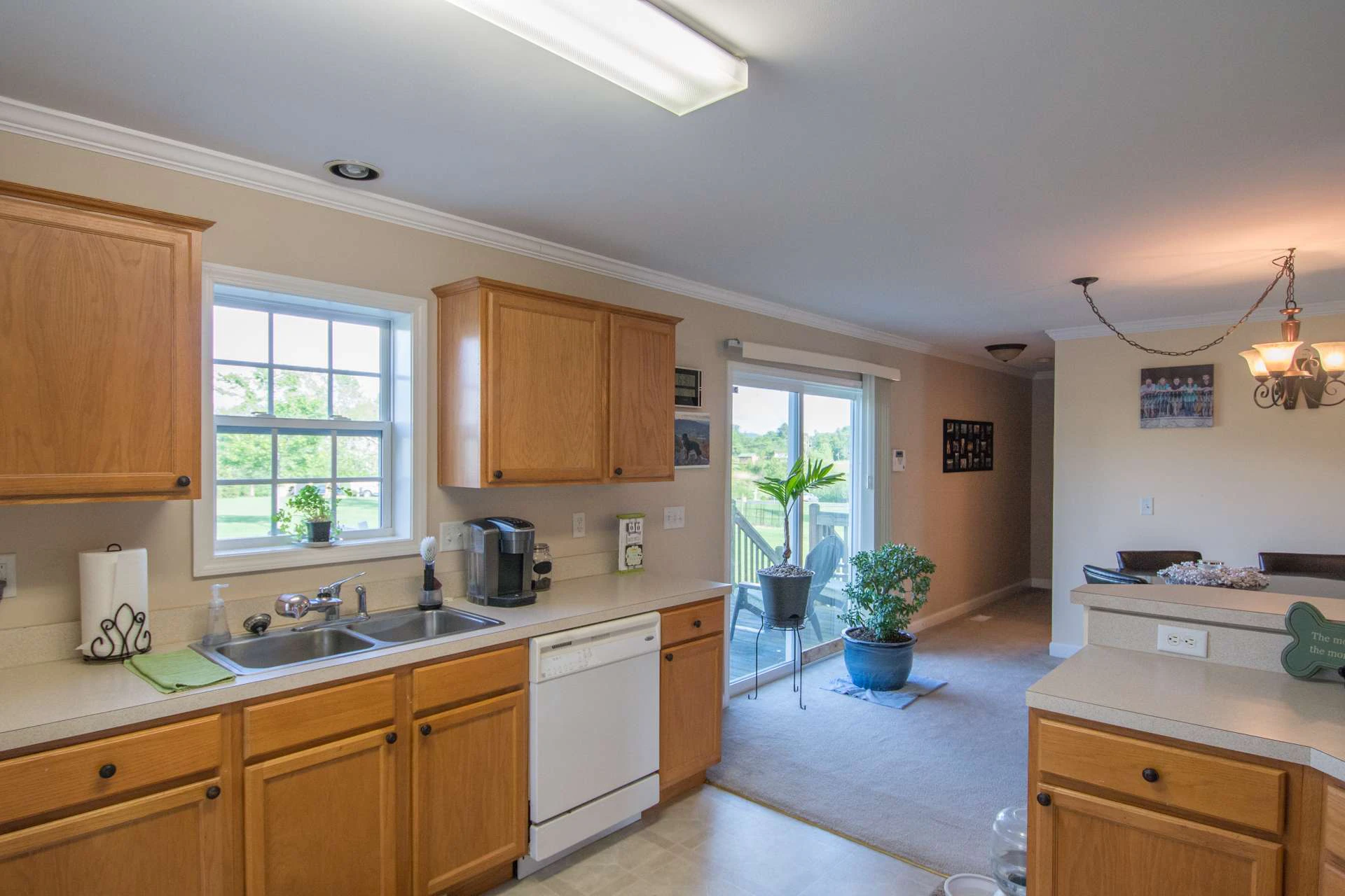 Image number 9 for the current listing