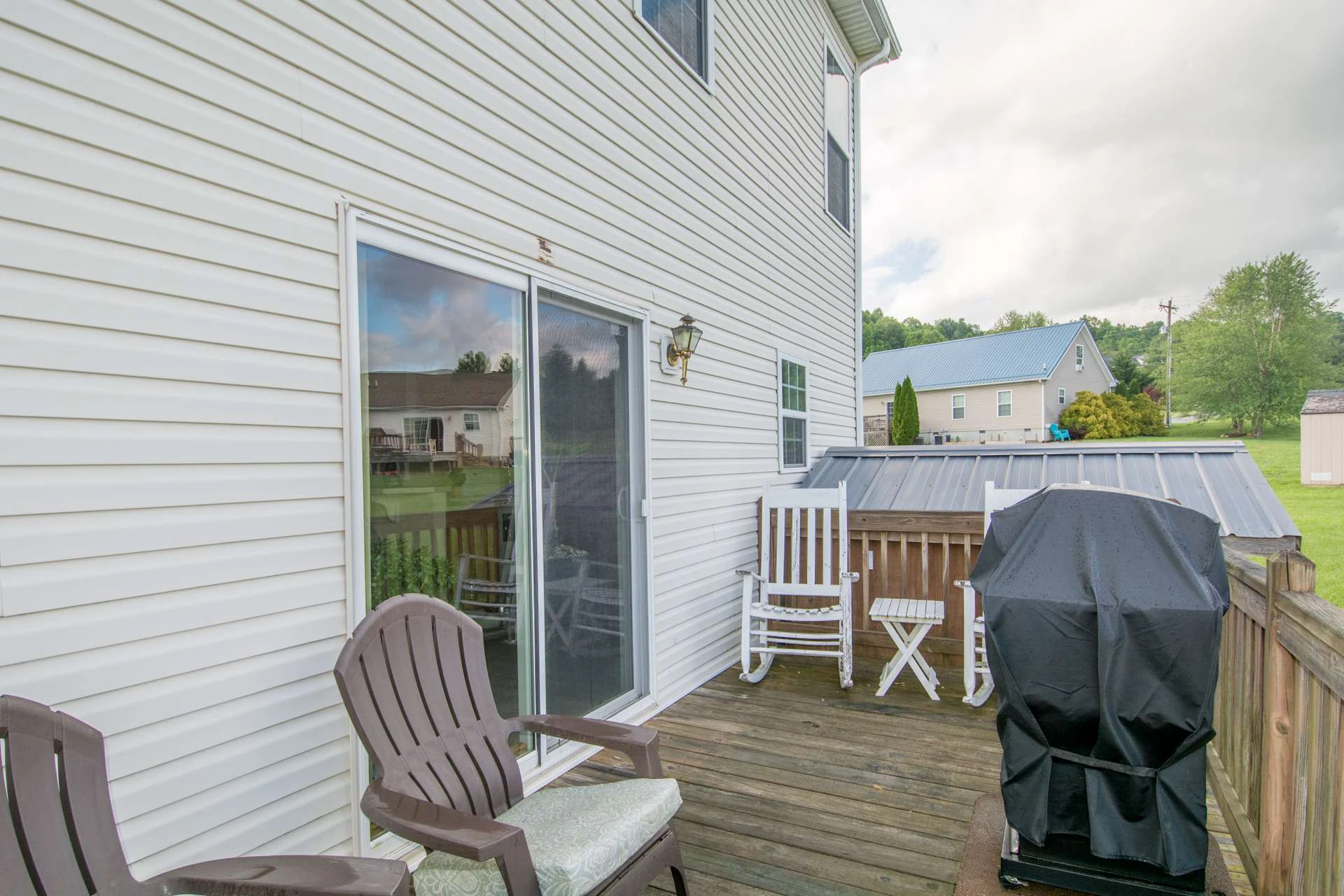 Image number 15 for the current listing