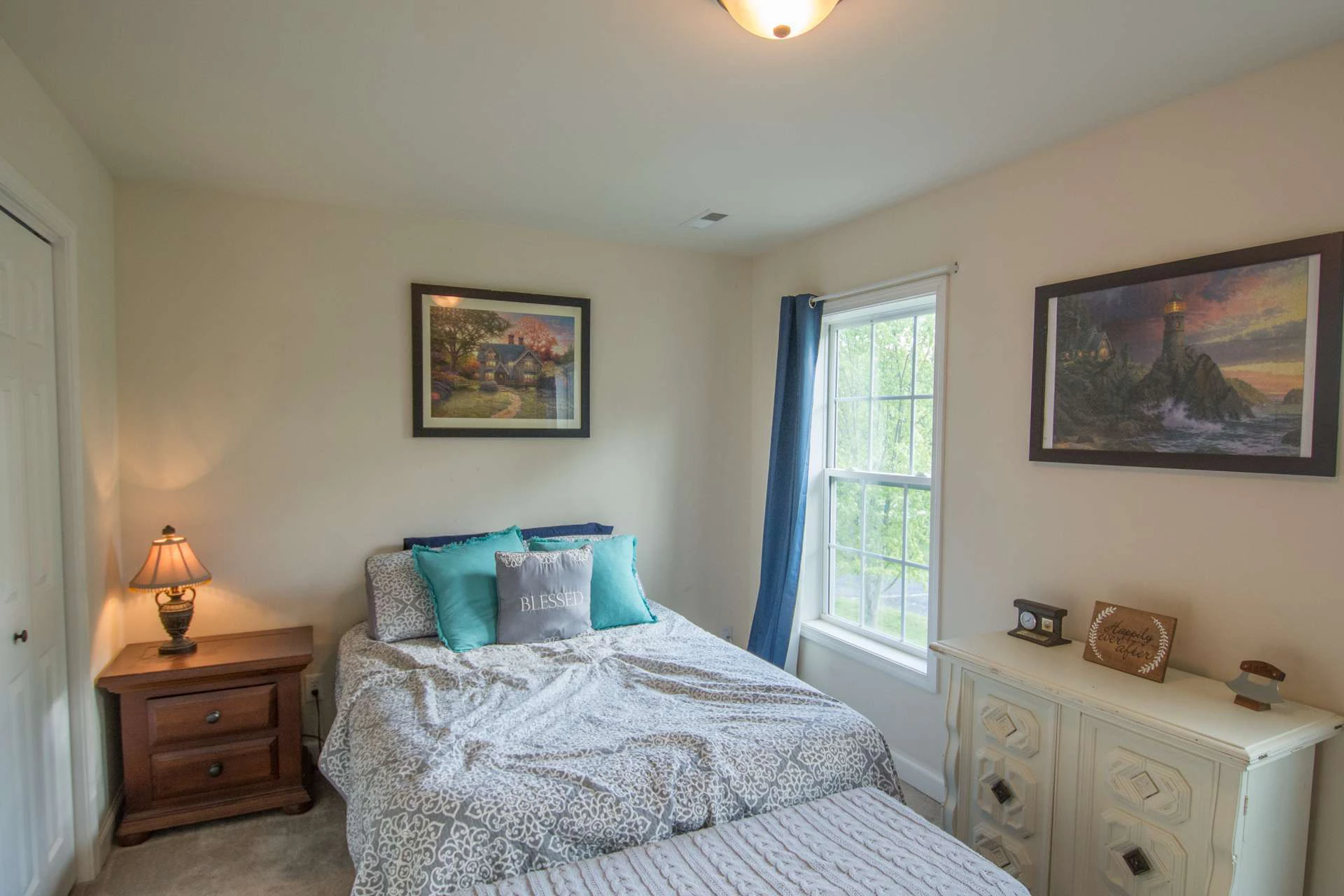 Image number 12 for the current listing