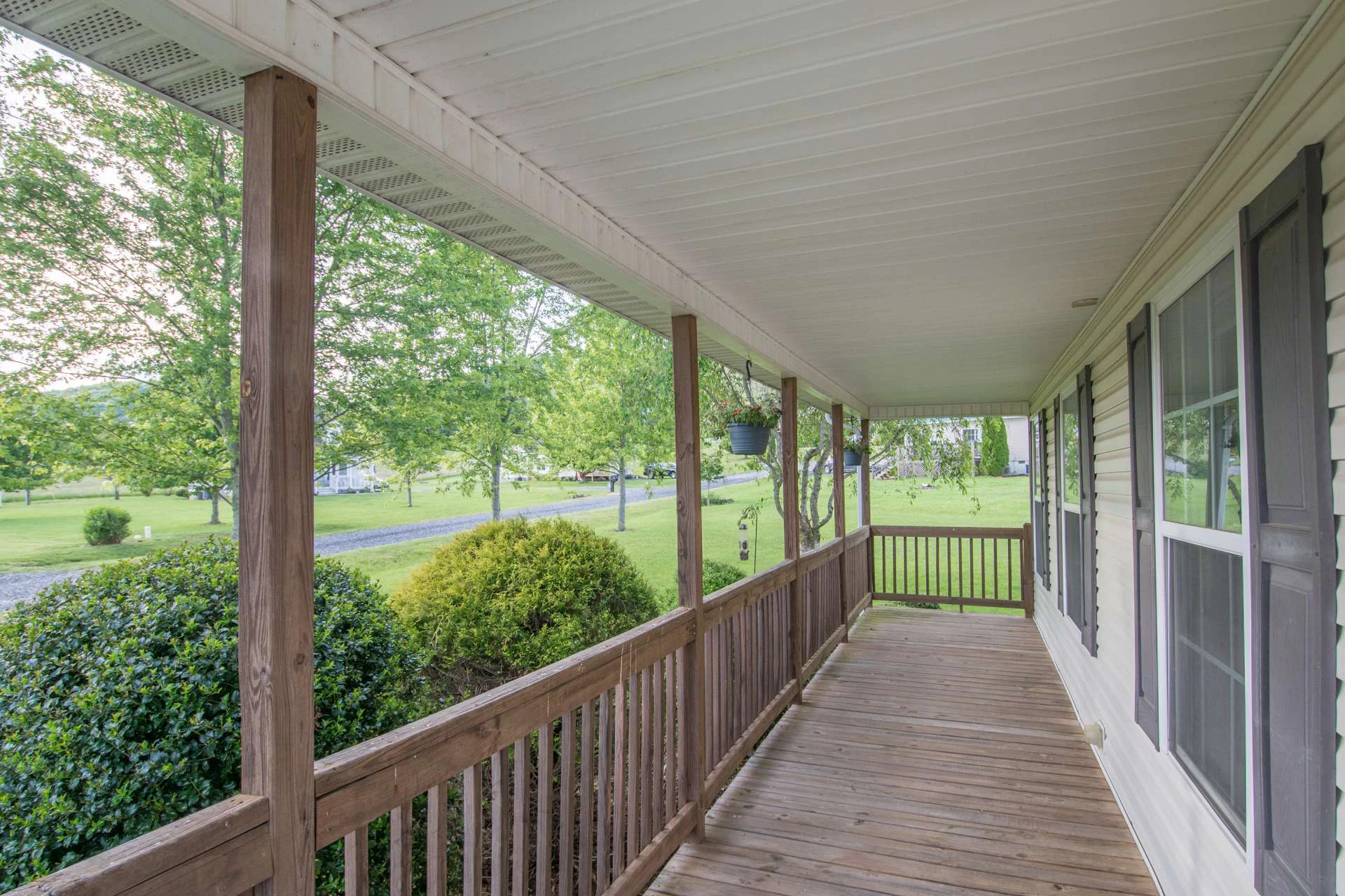 Image number 13 for the current listing