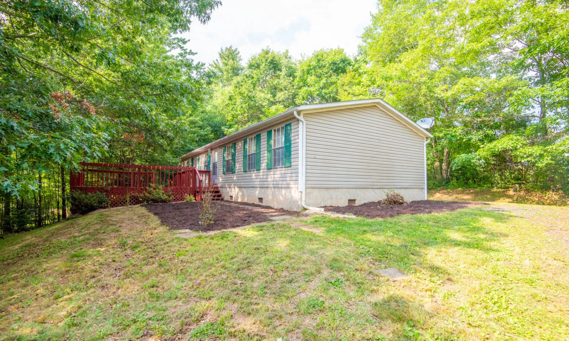Image number 1 for the current listing