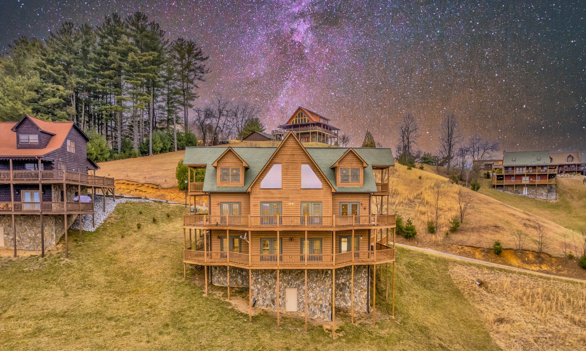 Image number 1 for the current listing