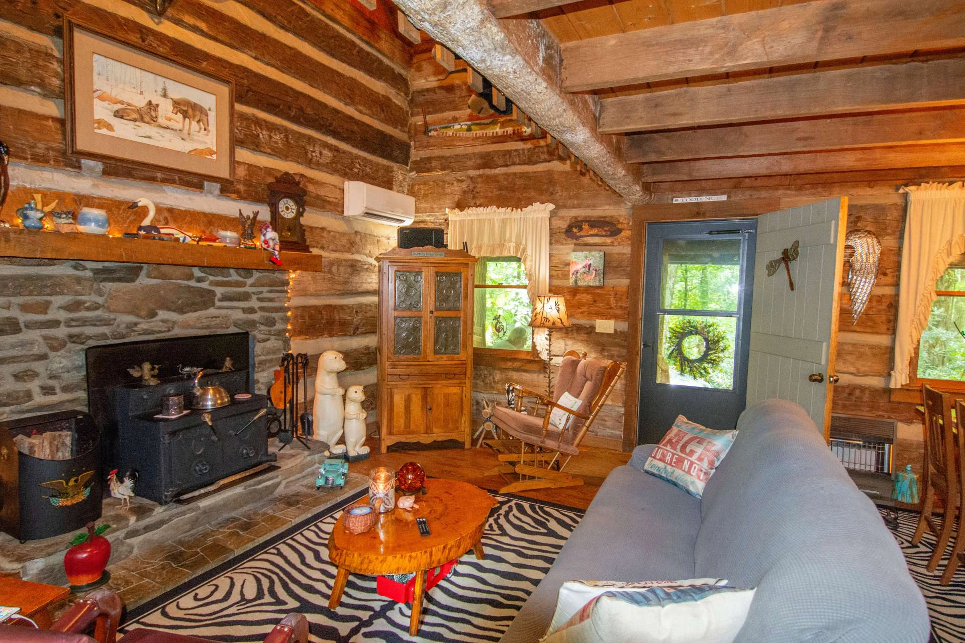 Image number 19 for the current listing