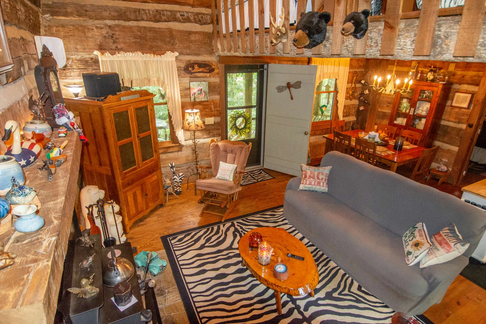 Image number 18 for the current listing