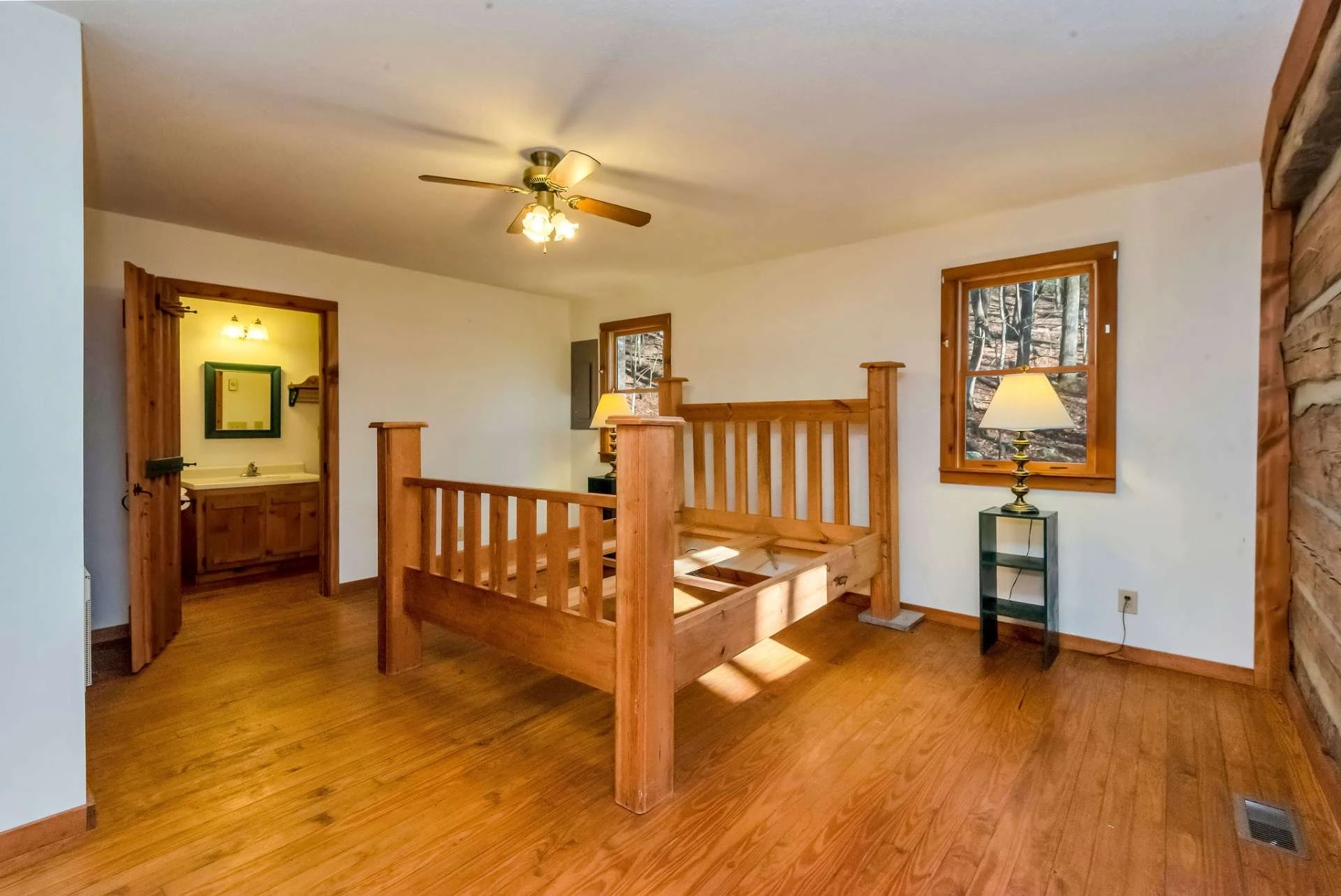Image number 4 for the current listing